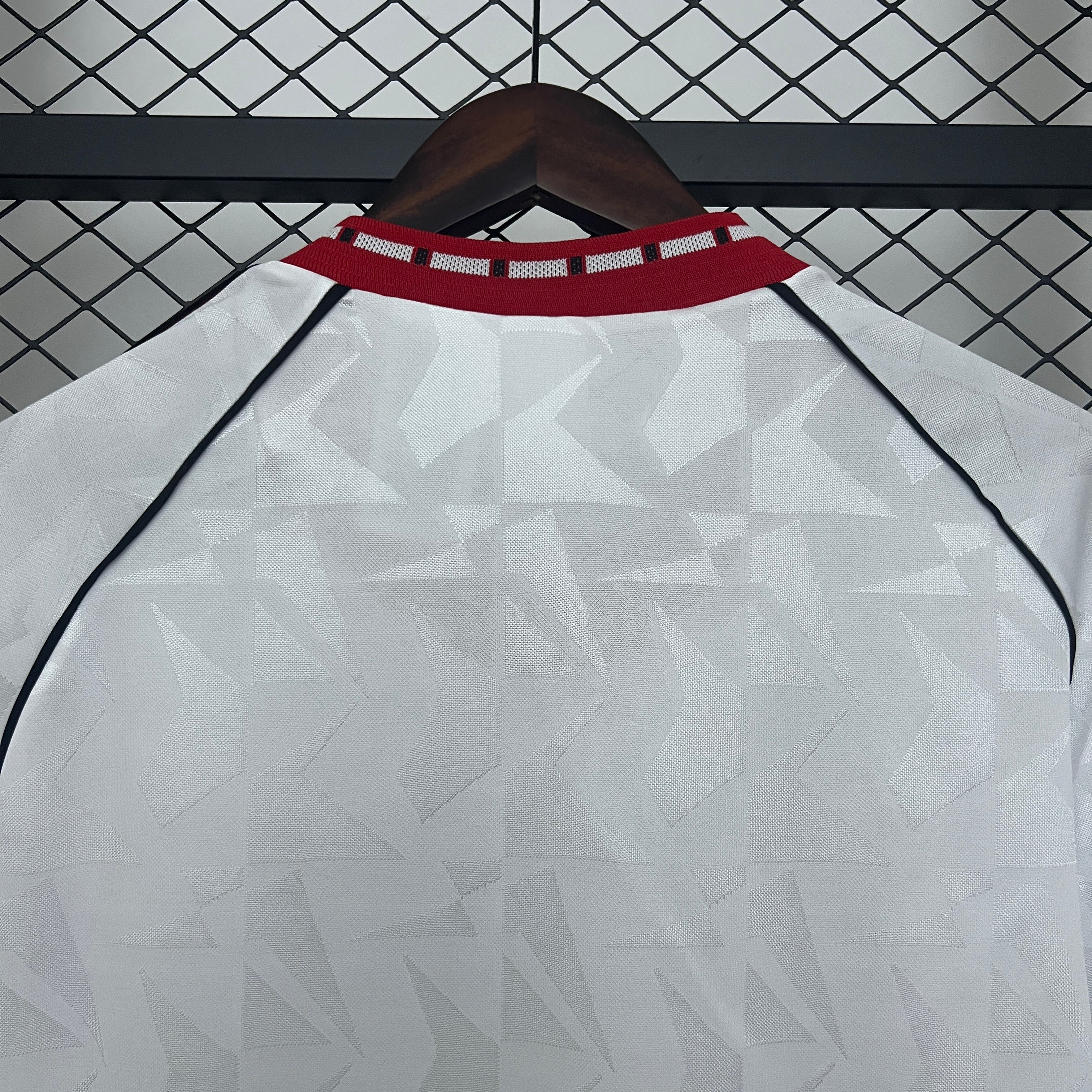 1991 Manchester United Away Retro S-2XL - Image 6