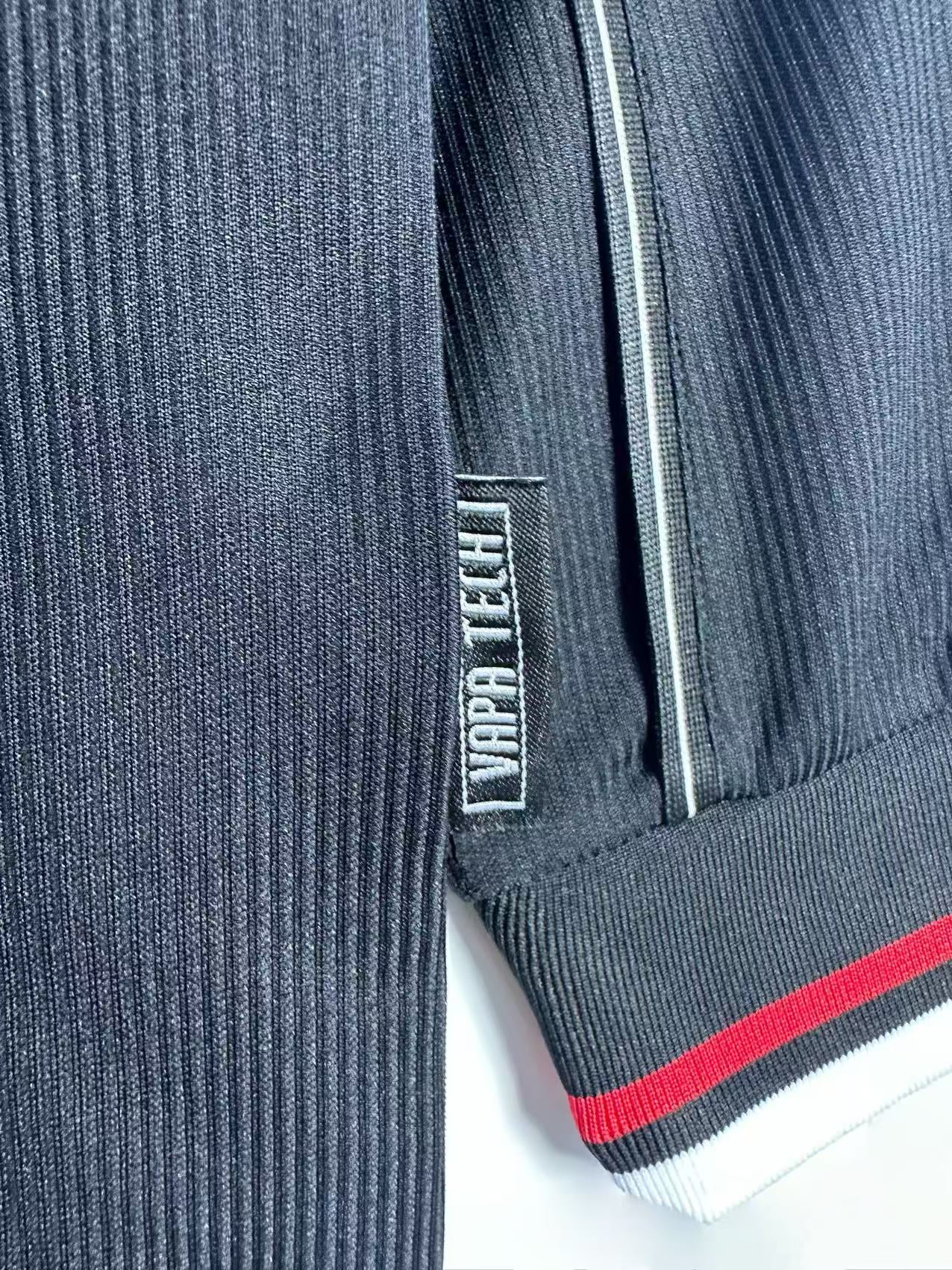 1998-99 Manchester United Black Long Sleeve S-2XL - Image 5