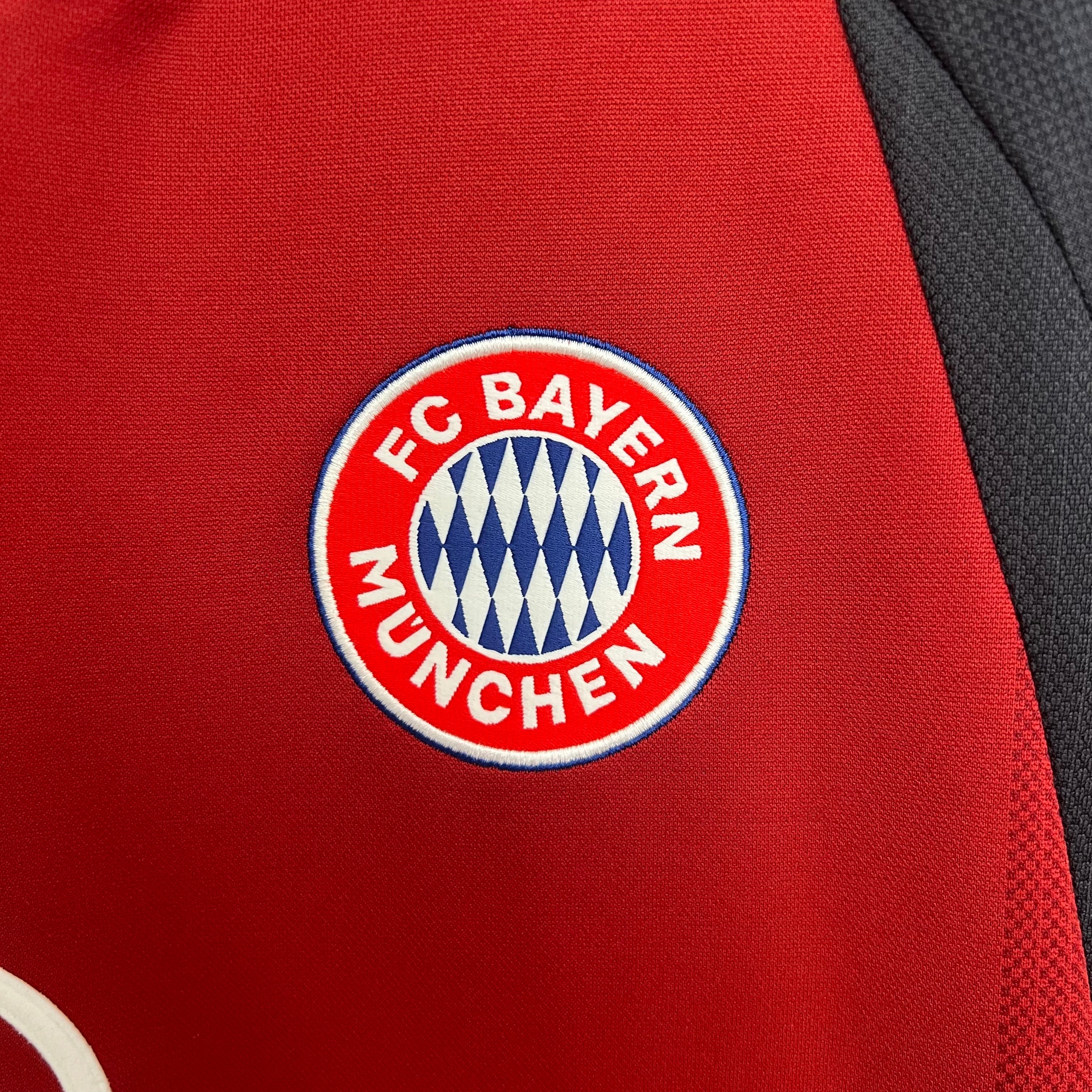 2001-02 Bayern Munich Home Retro S-2XL - Image 3