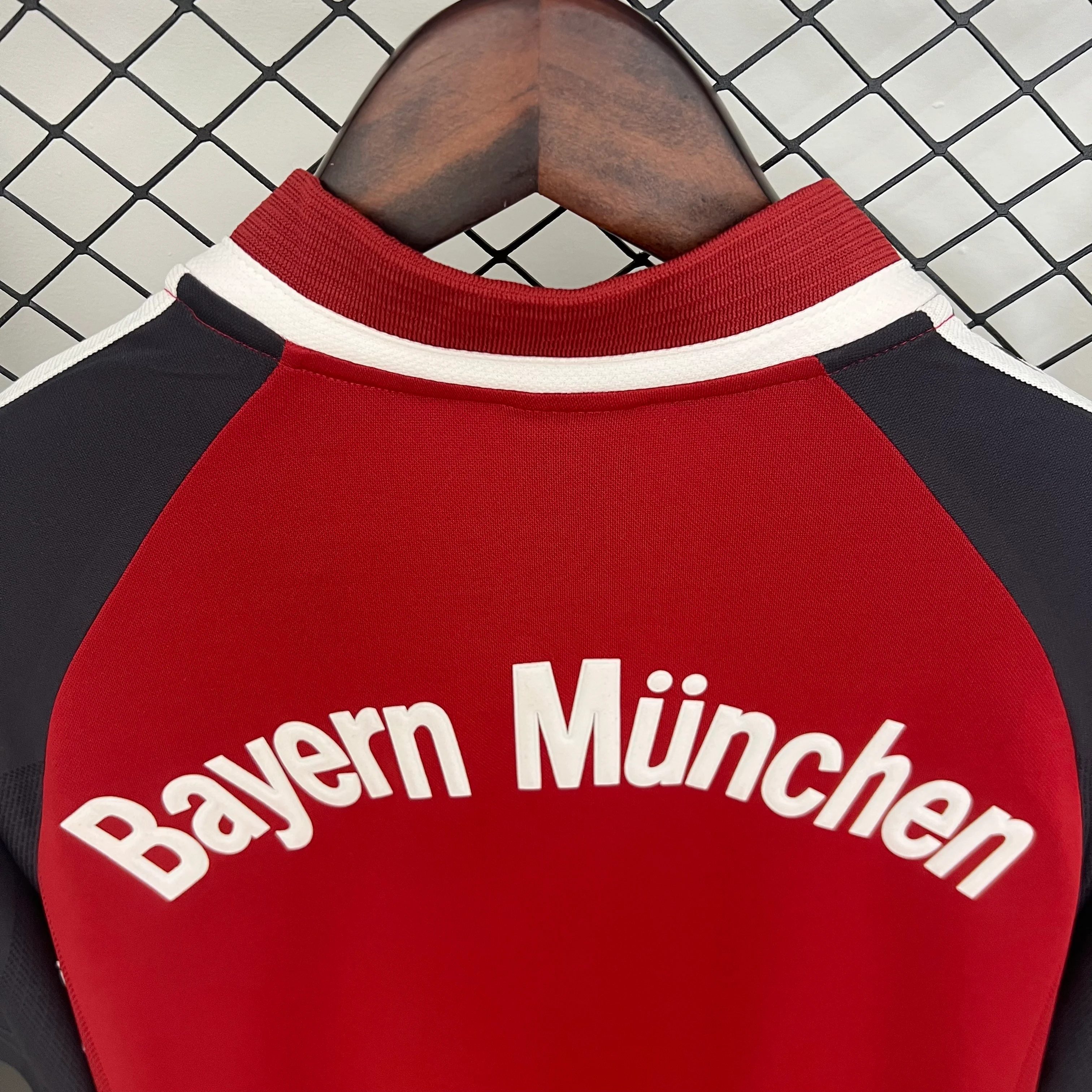 2001-02 Bayern Munich Home Retro S-2XL - Image 6