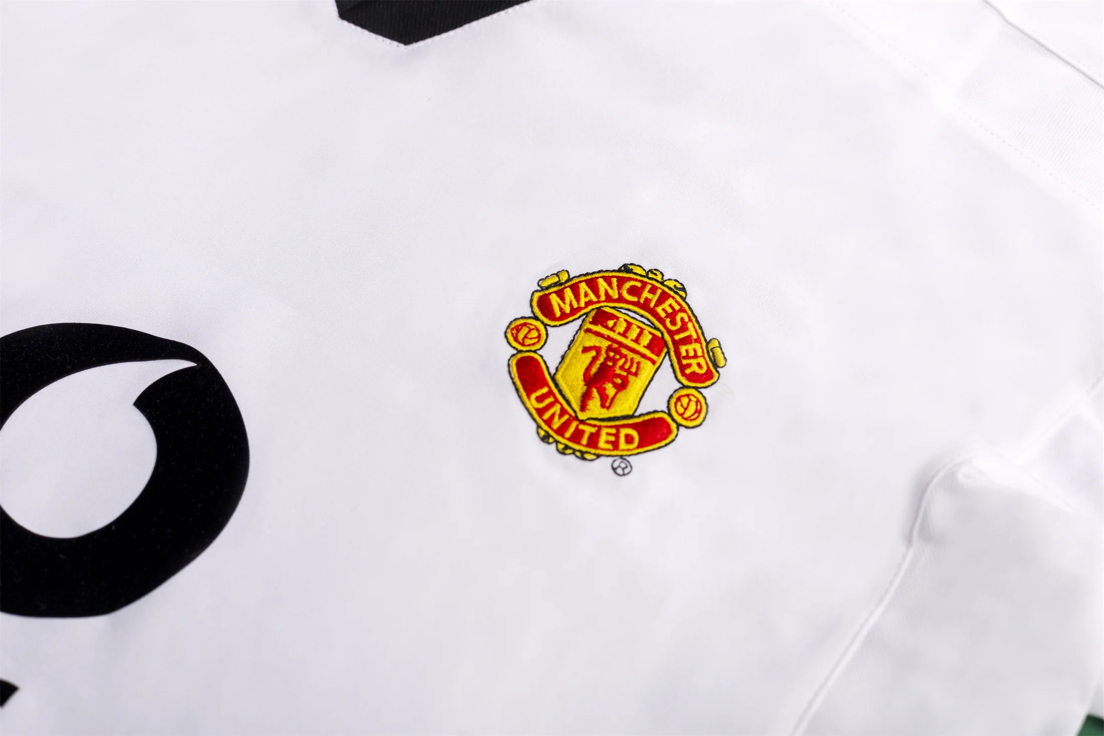 2002-03 Manchester United Away Retro S-2XL - Image 4