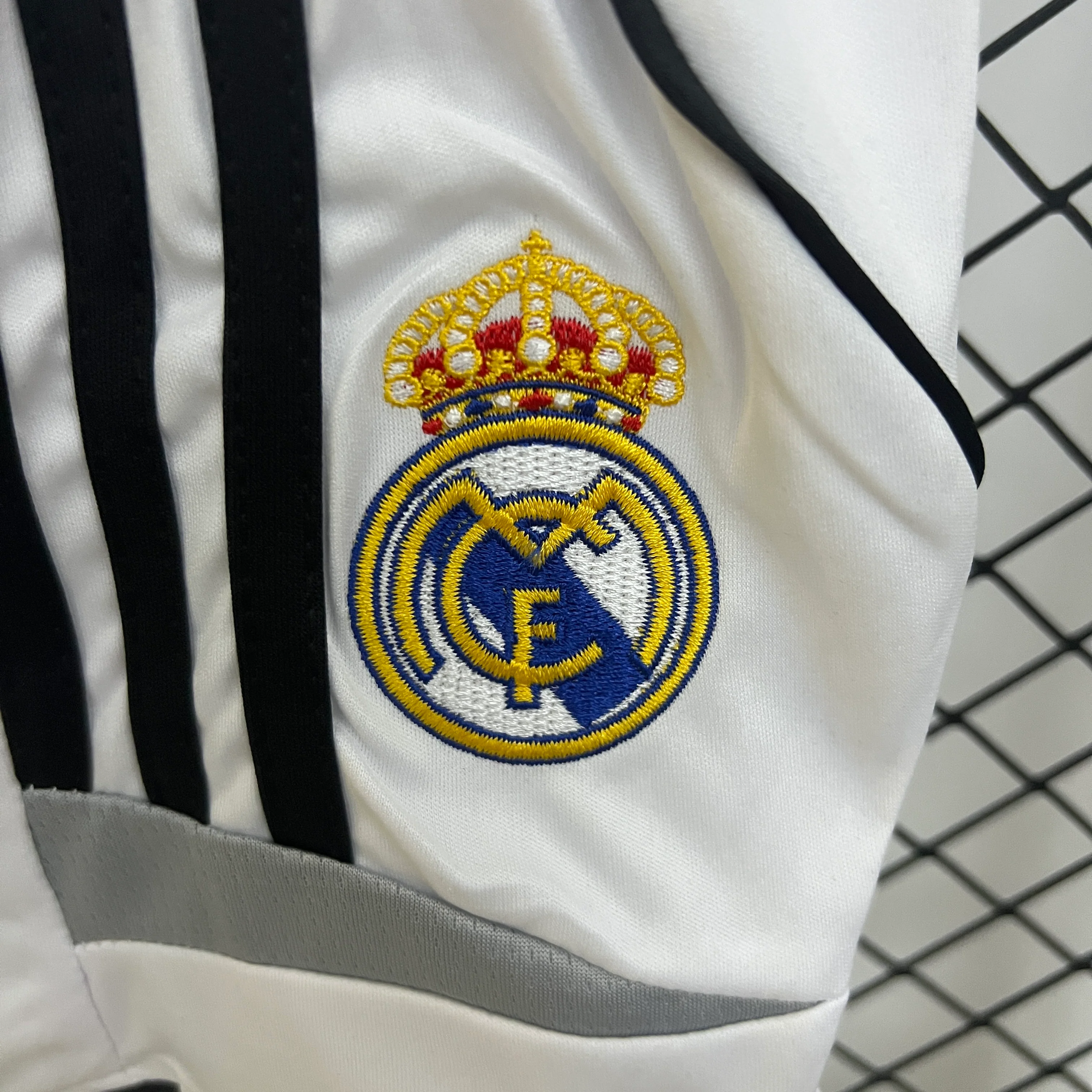 2006-07 Real Madrid Home Retro KIDS 16-28 - Image 6