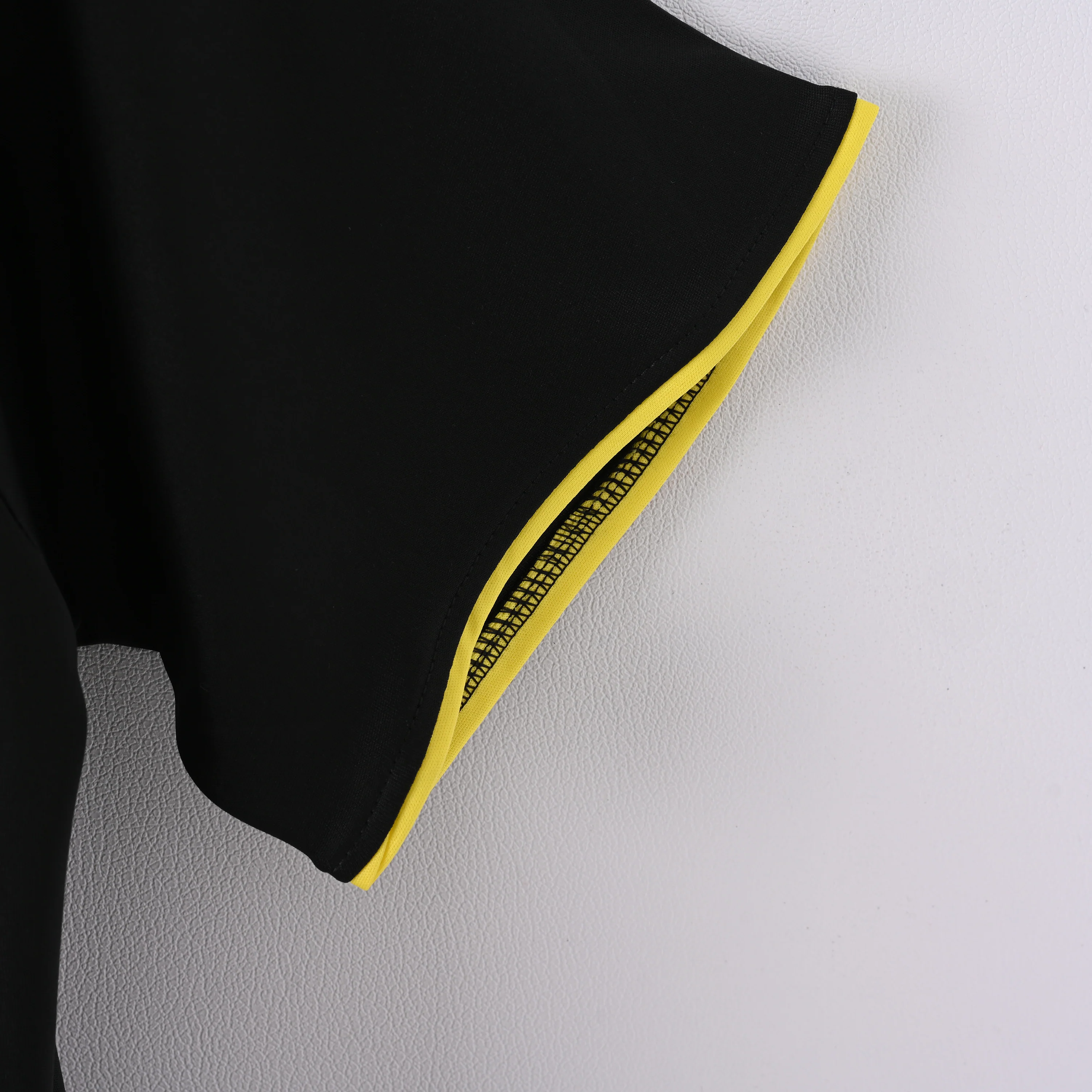 2010-11 Liverpool Away Retro S-2XL - Image 6