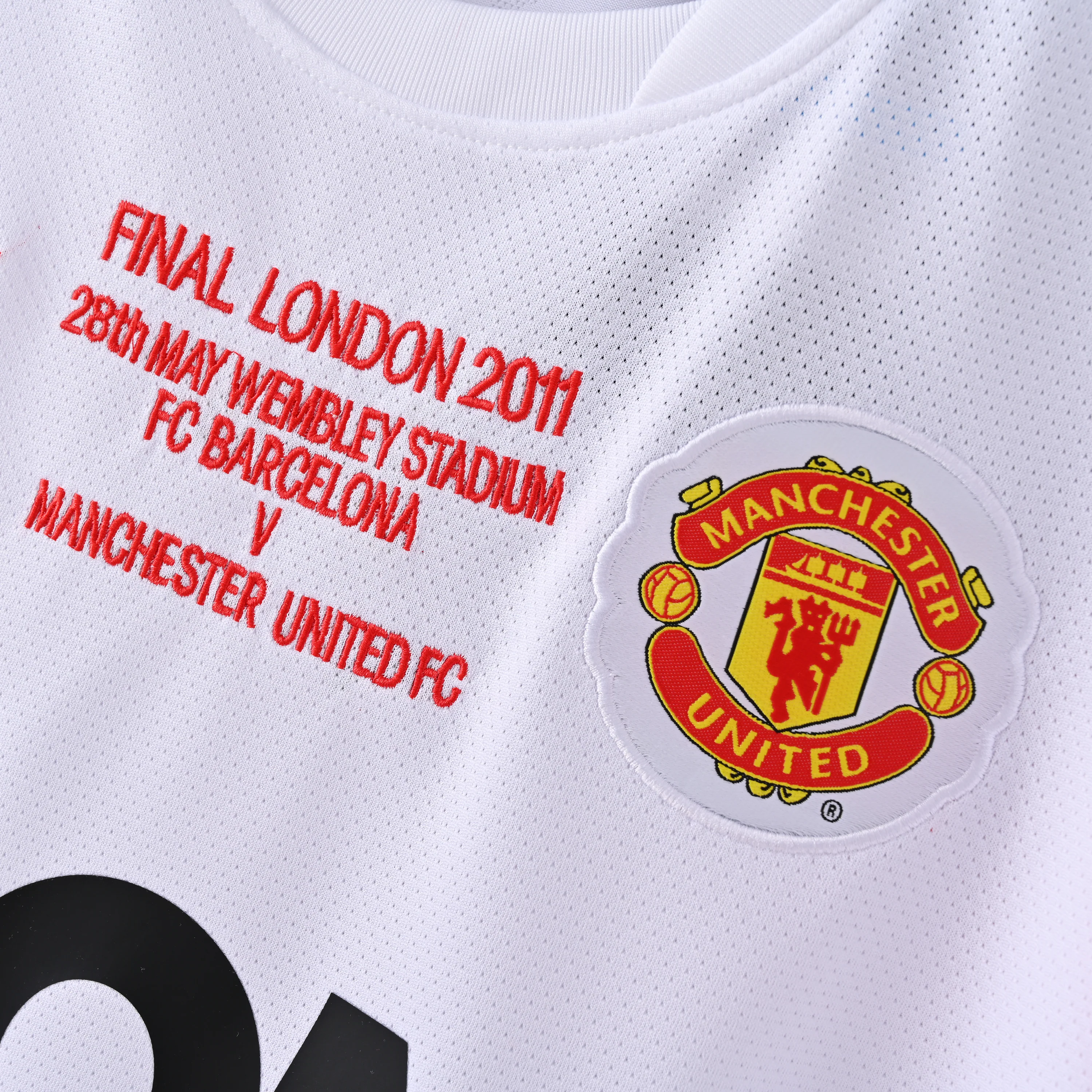 2011-12 Manchester United Away Retro S-2XL - Image 3