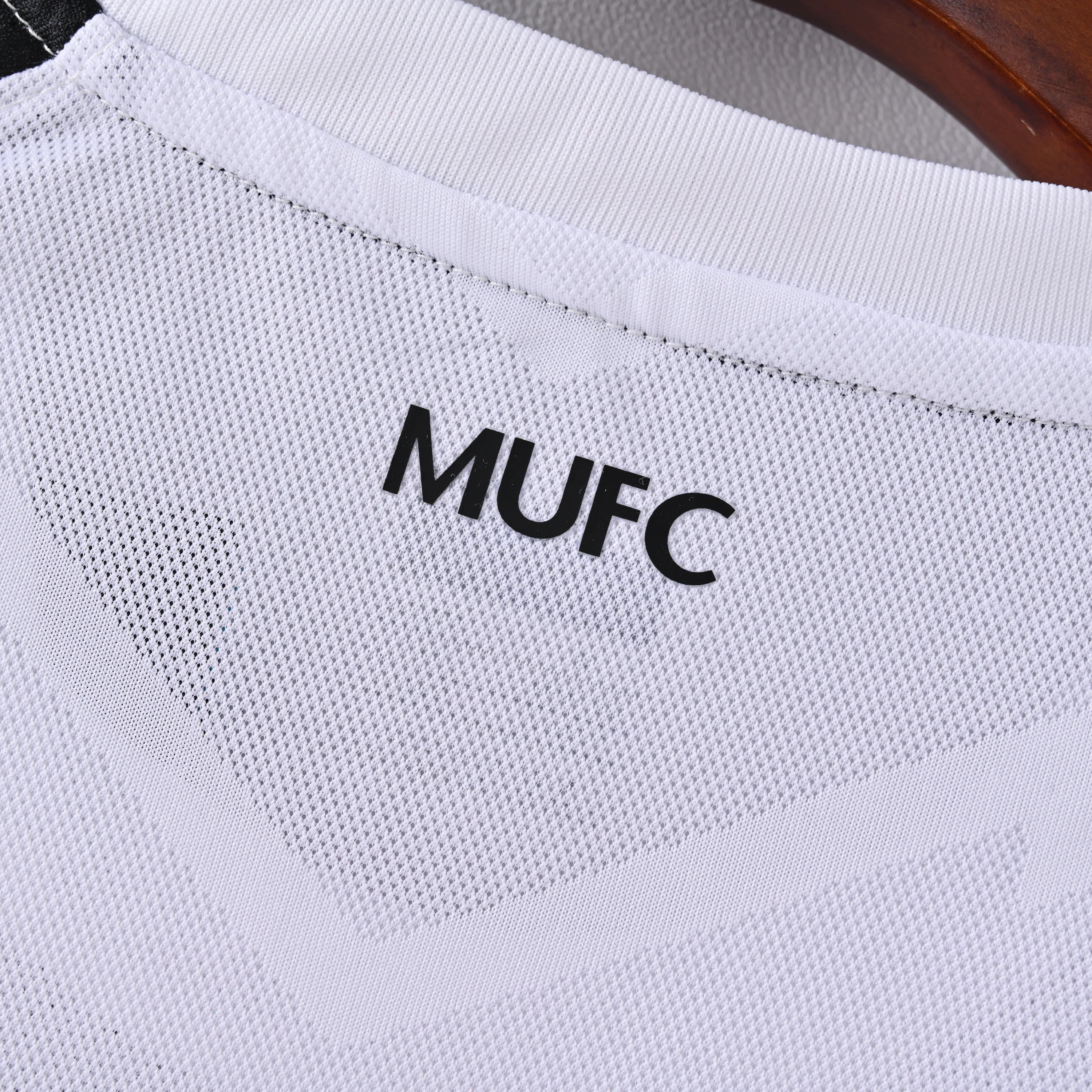 2011-12 Manchester United Away Retro S-2XL - Image 7