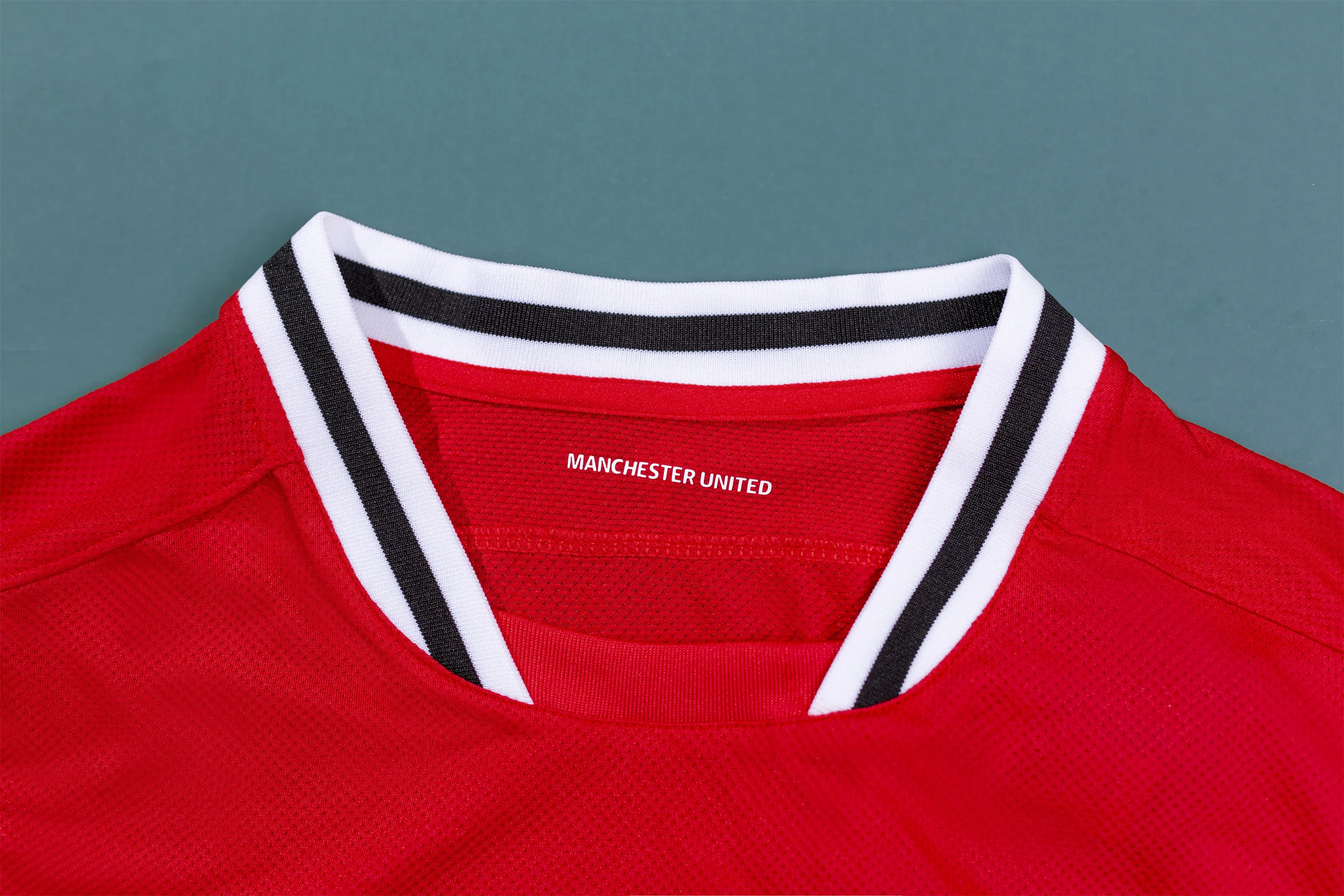 2011-12 Manchester United Home Retro S-2XL - Image 7