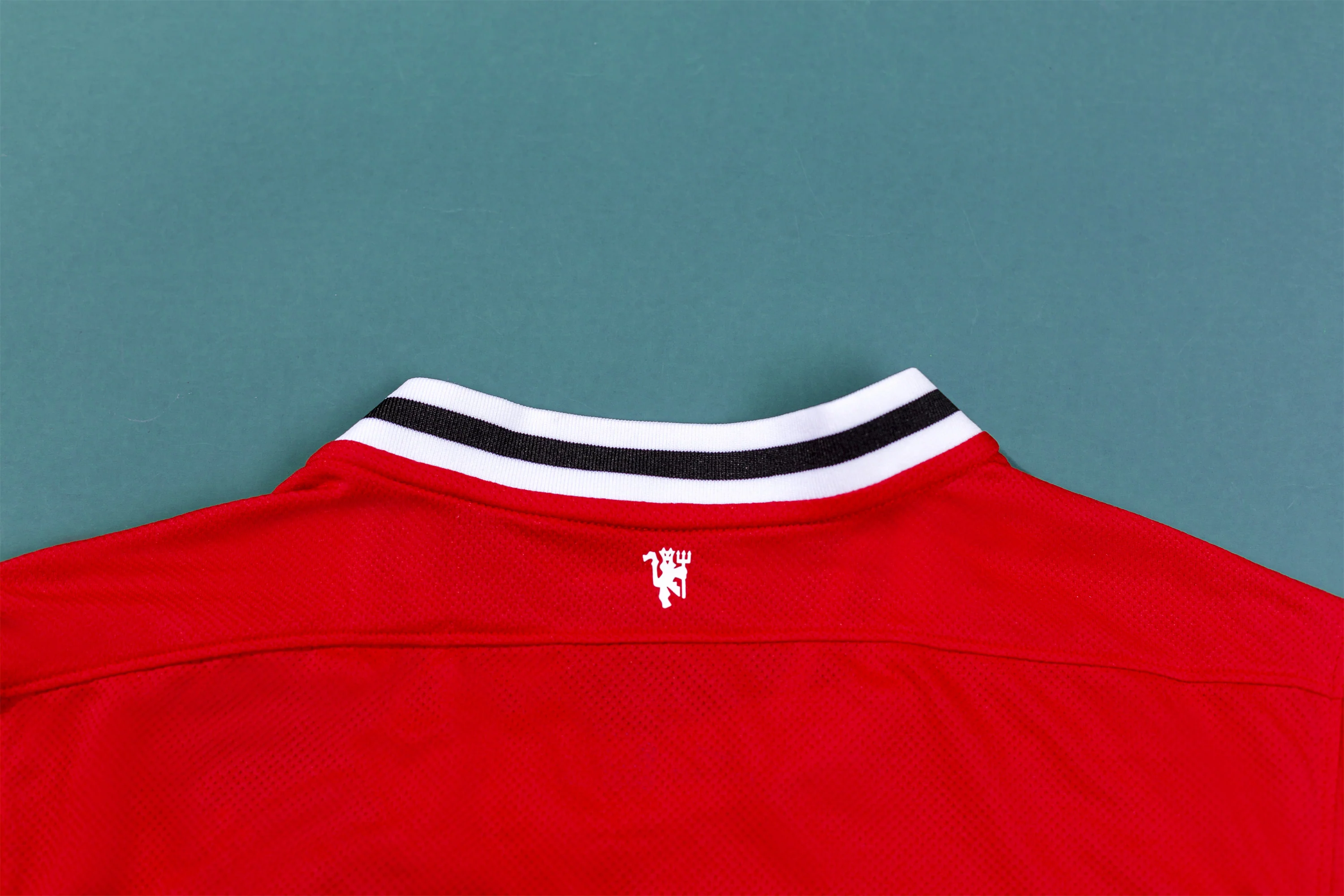 2011-12 Manchester United Home Retro S-2XL - Image 8