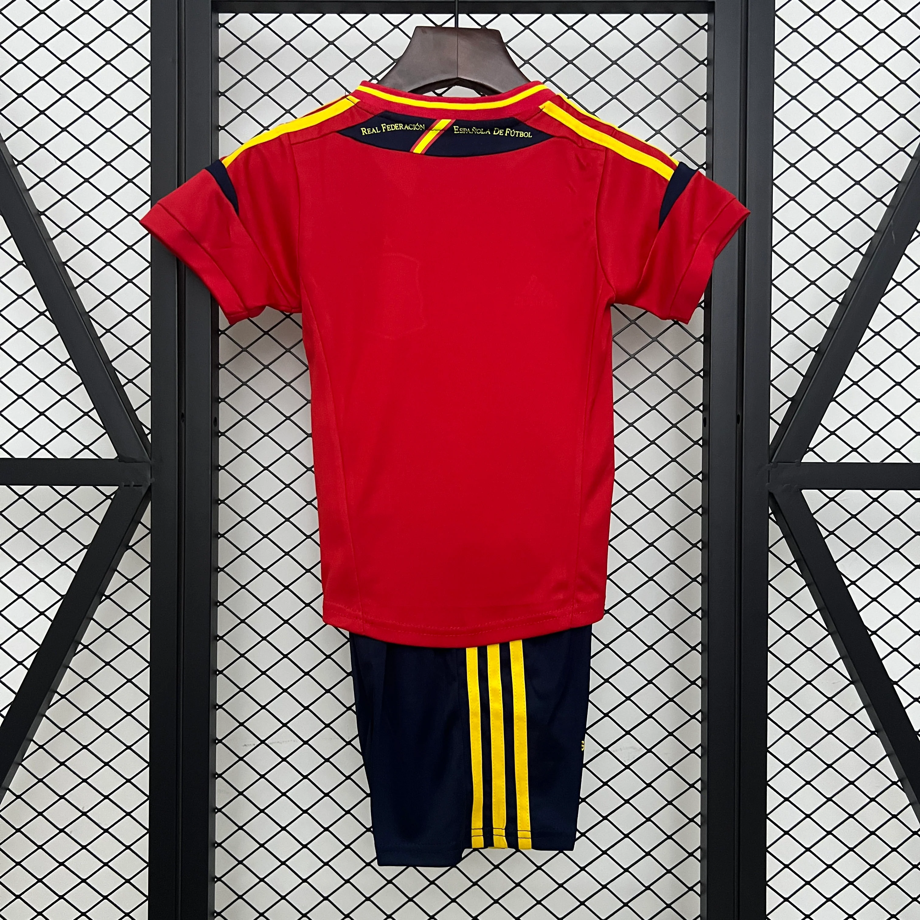 2012 Spain Home Retro Kids 16-28 - Image 2
