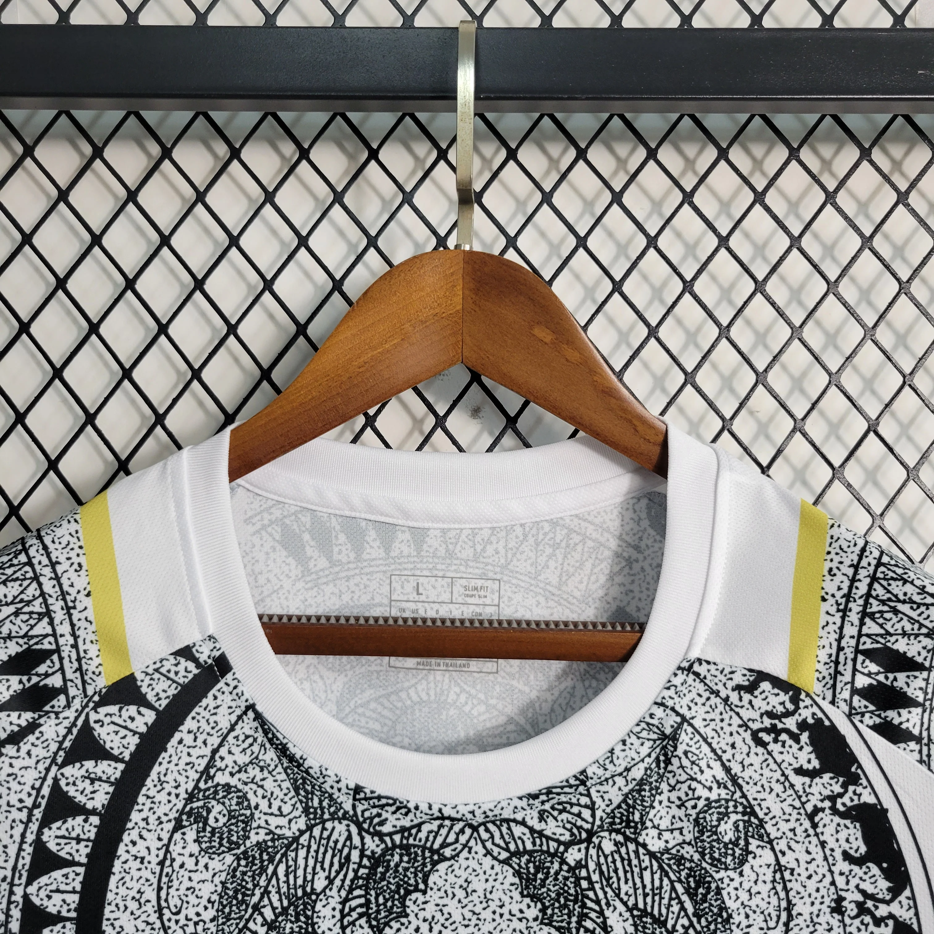 2023-24 Italy White Special Edition Size S-XXL - Image 4
