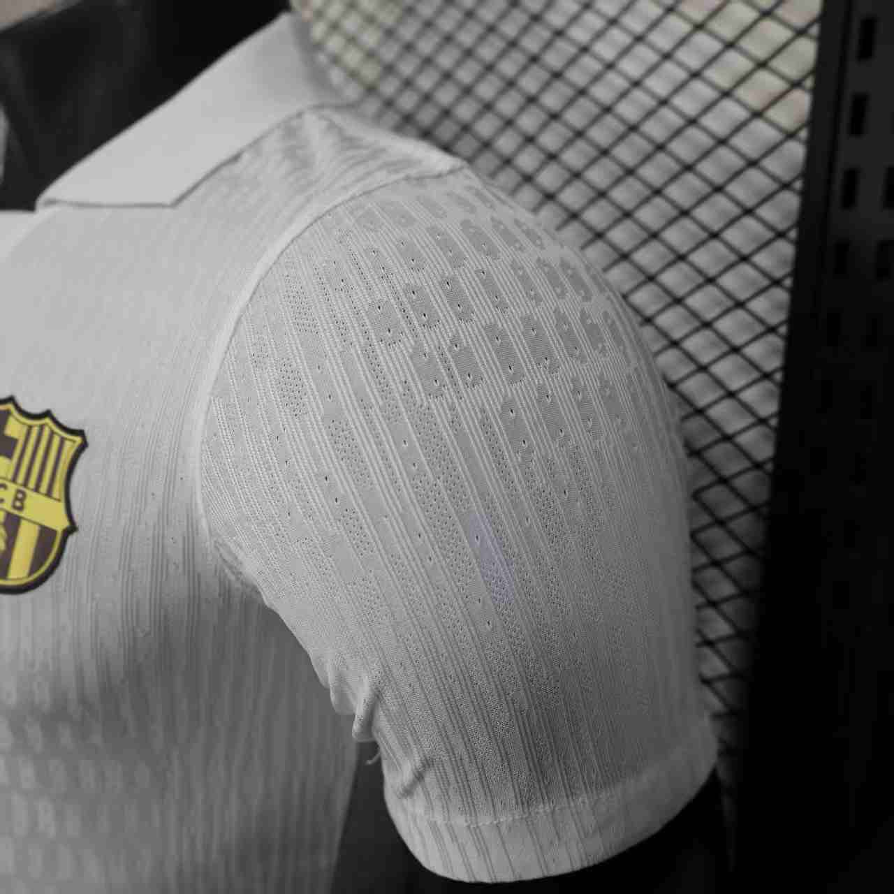 2025-26 Barcelona 304 White Special edition Player S-XXL - Image 4