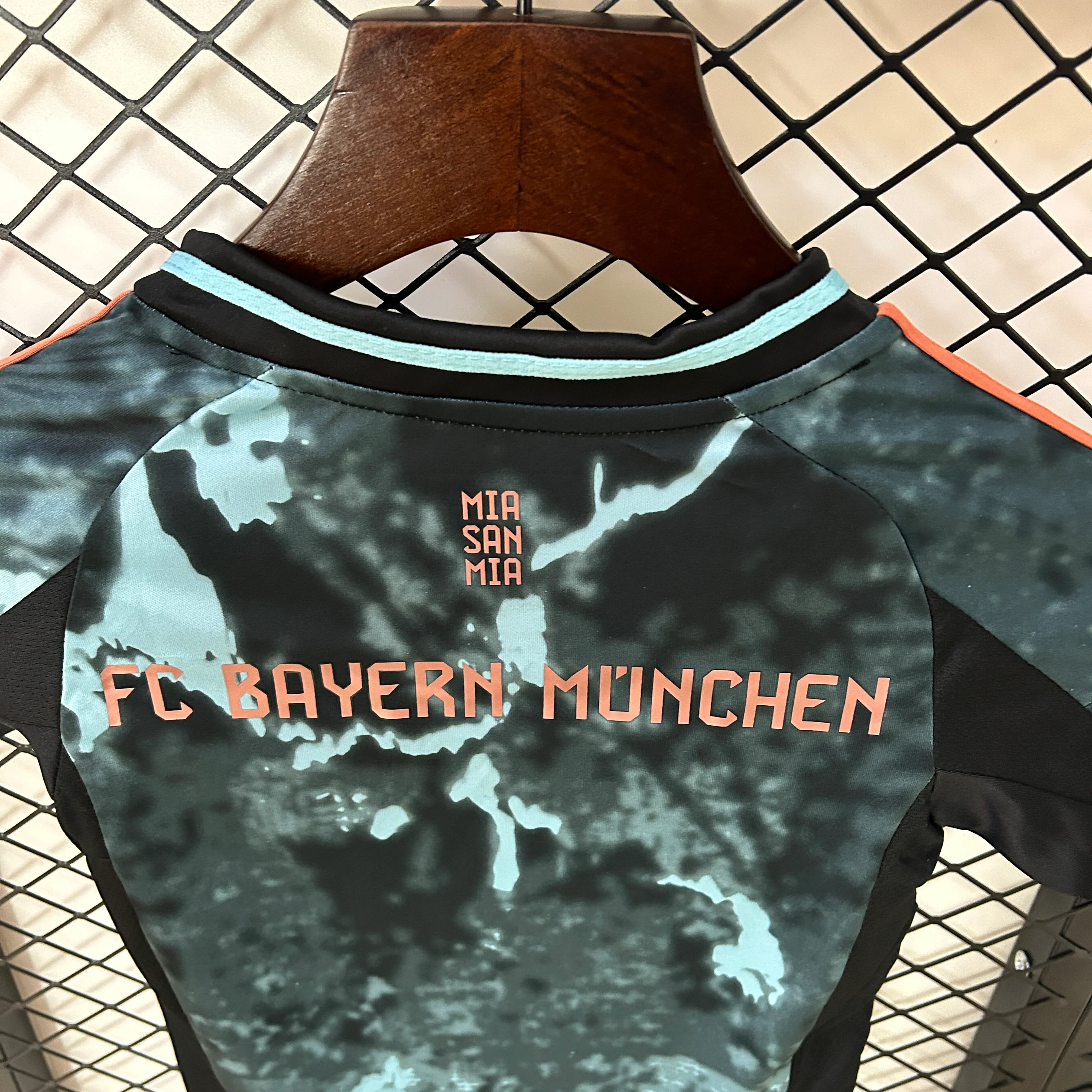 2024-25 Bayern Munich Away KIDS 16-28 - Image 6