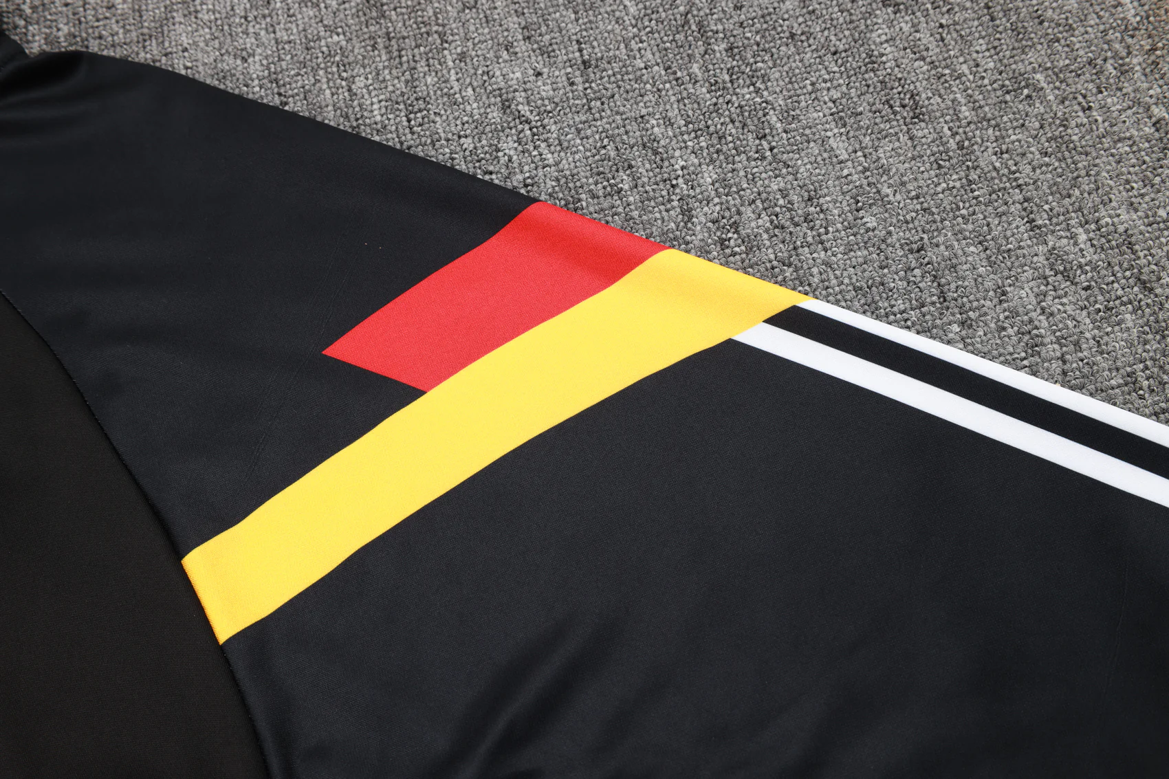 2024-25 German Black (sleeves red, yellow) training suit S-2XL - Image 5