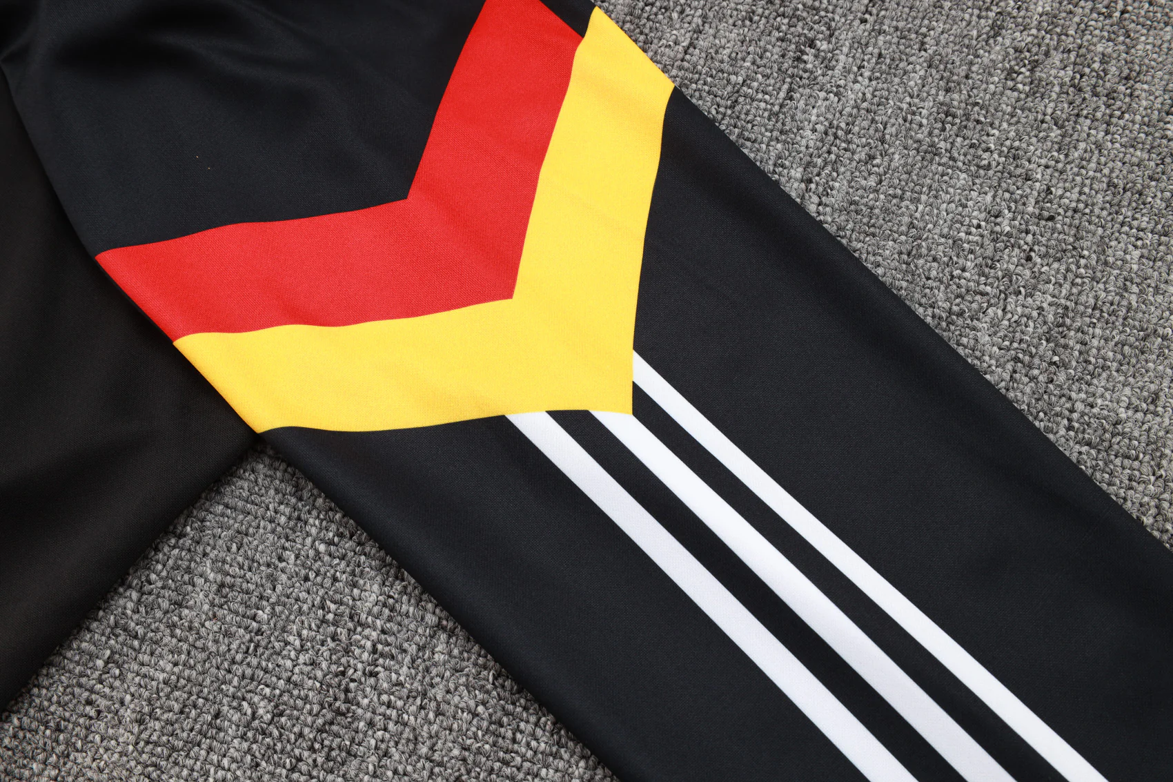 2024-25 German Black (sleeves red, yellow) training suit S-2XL - Image 6
