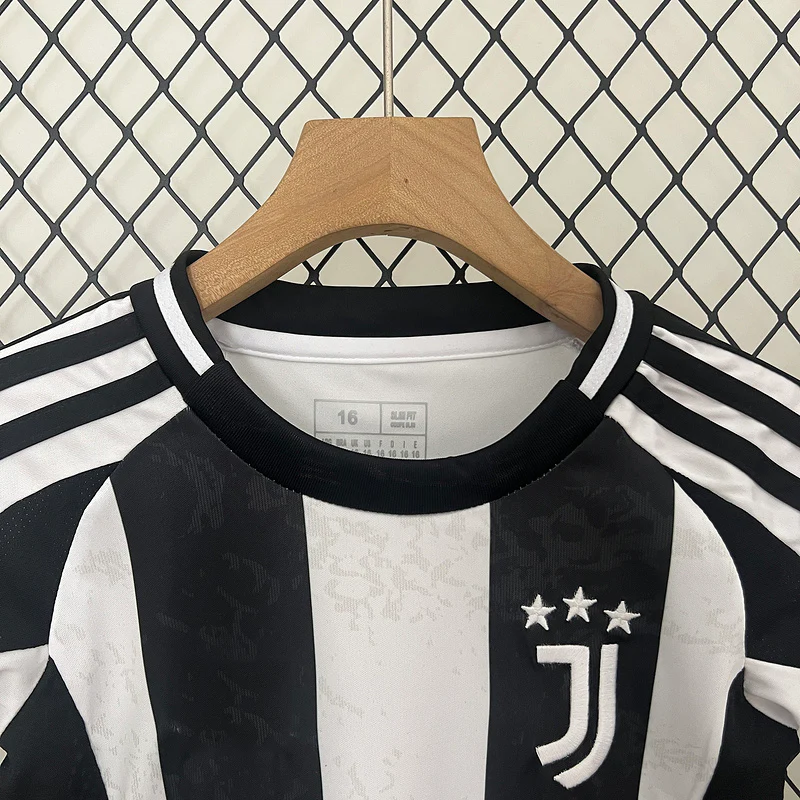 2024-25 Juventus Home KIDS 16-28 - Image 3