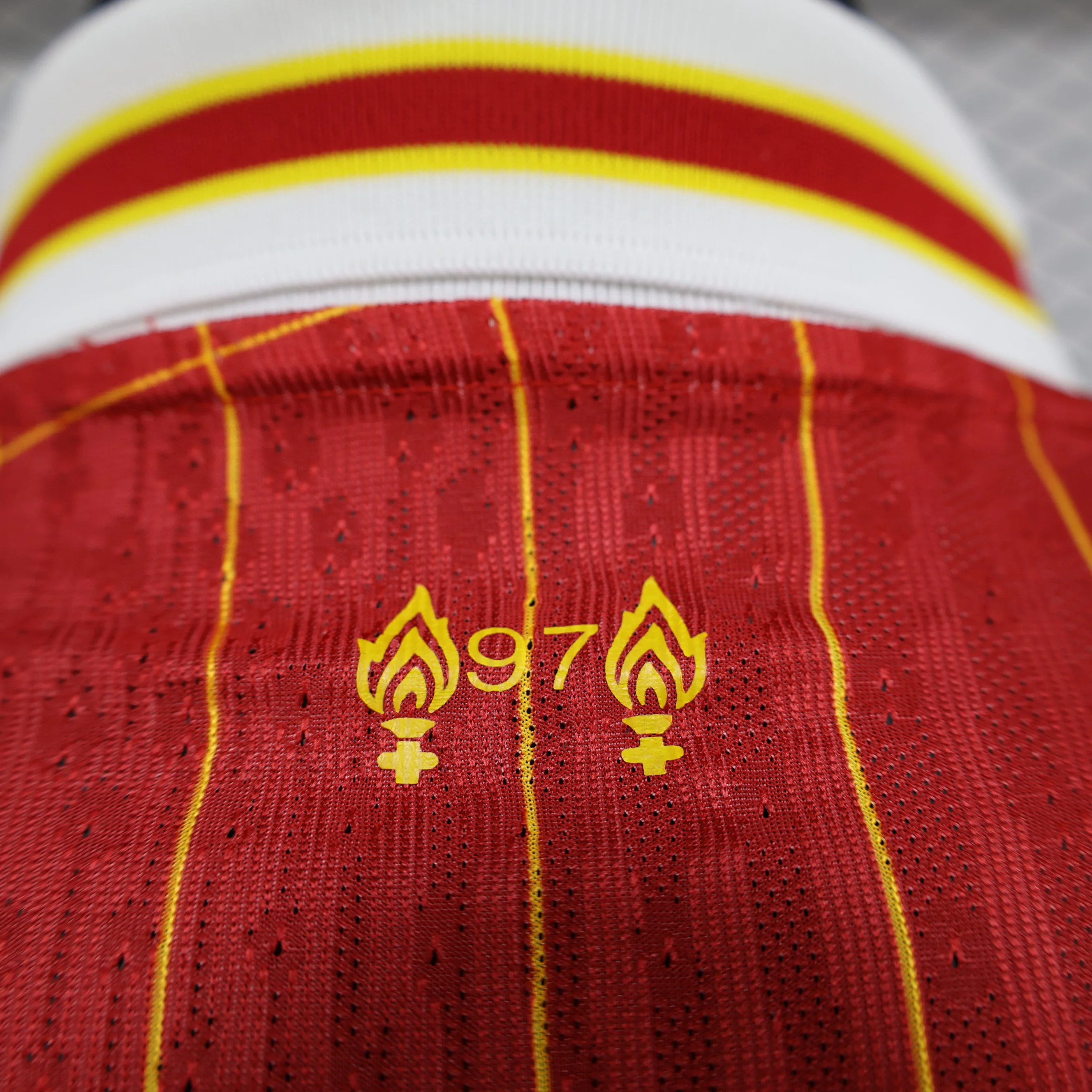 2024-25 Liverpool Home long sleeve Size S-2XL - Image 8