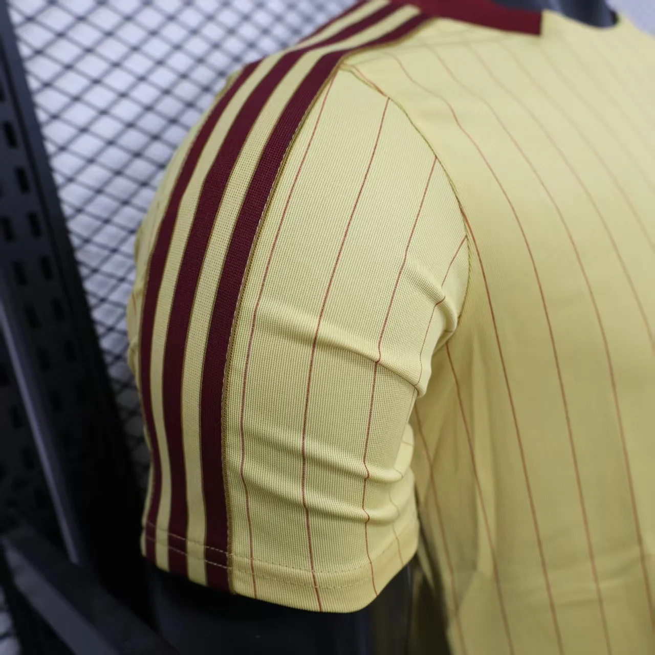 2025-26 Arsenal Casual Style Yellow Player S-2XL - Image 4