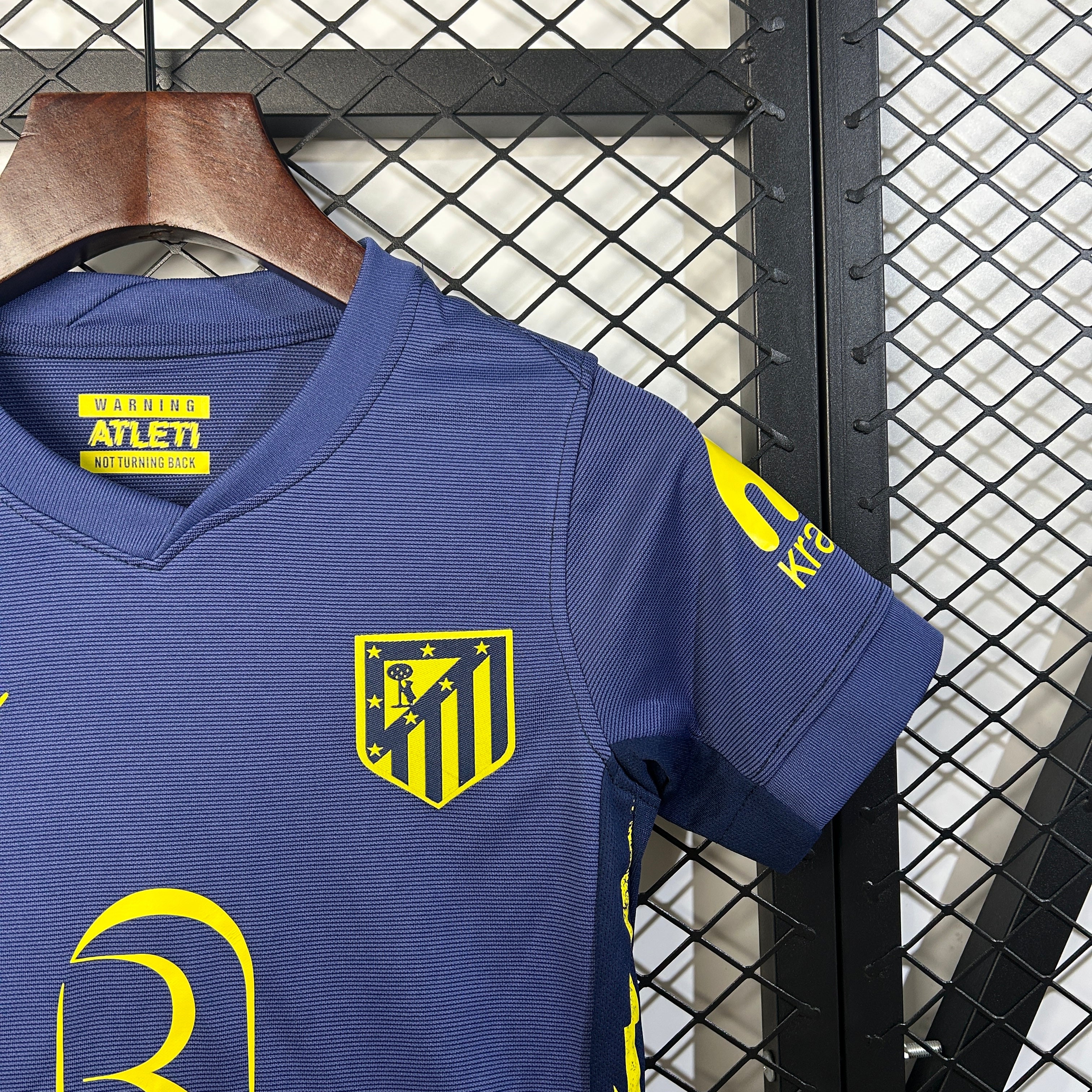 2025-26 Atletico Madrid Away Kids 16-28 - Image 4