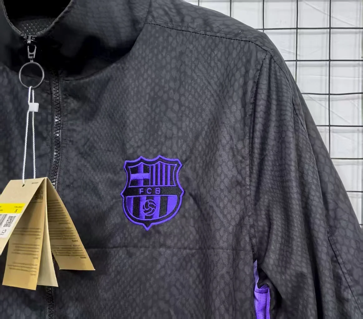 2025-26 Barcelona Retro Thick Embroidered Fully Waterproof Windbreaker S-2XL - Image 3