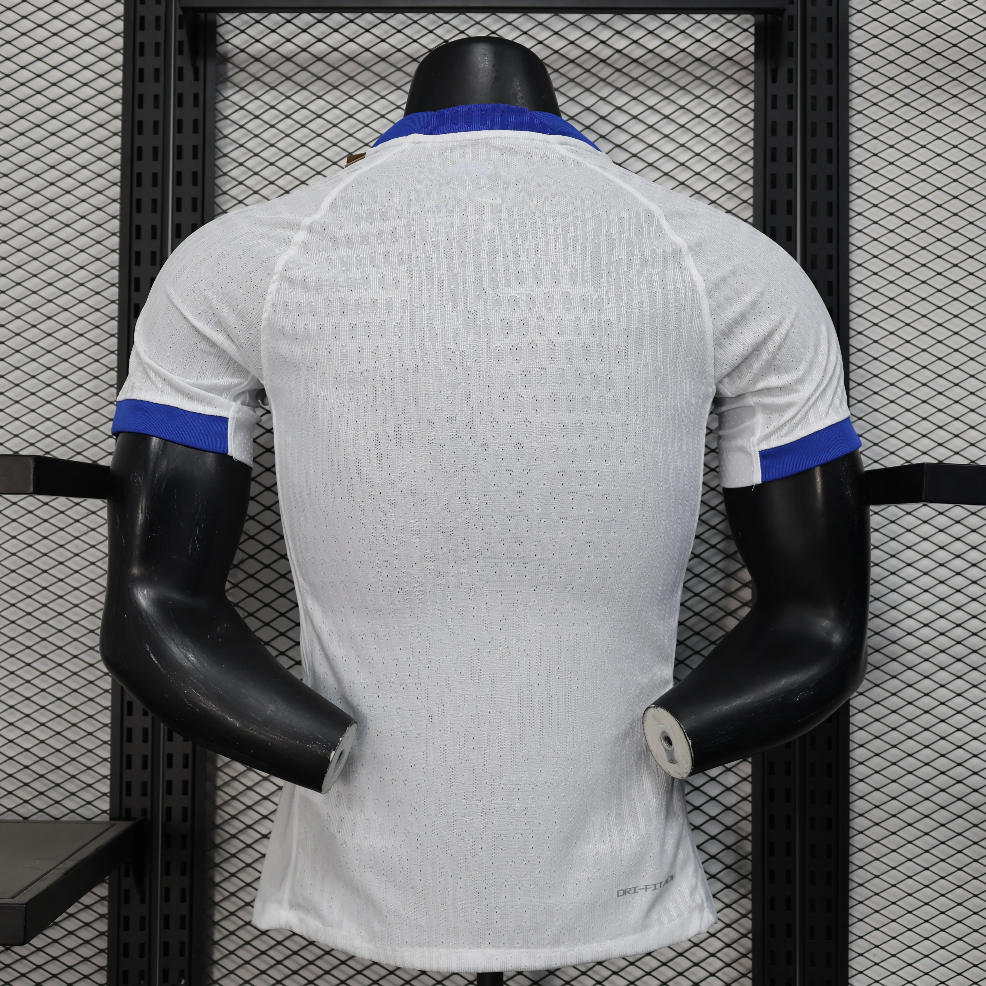 2025-26 England Home Player S-XXL - Image 5