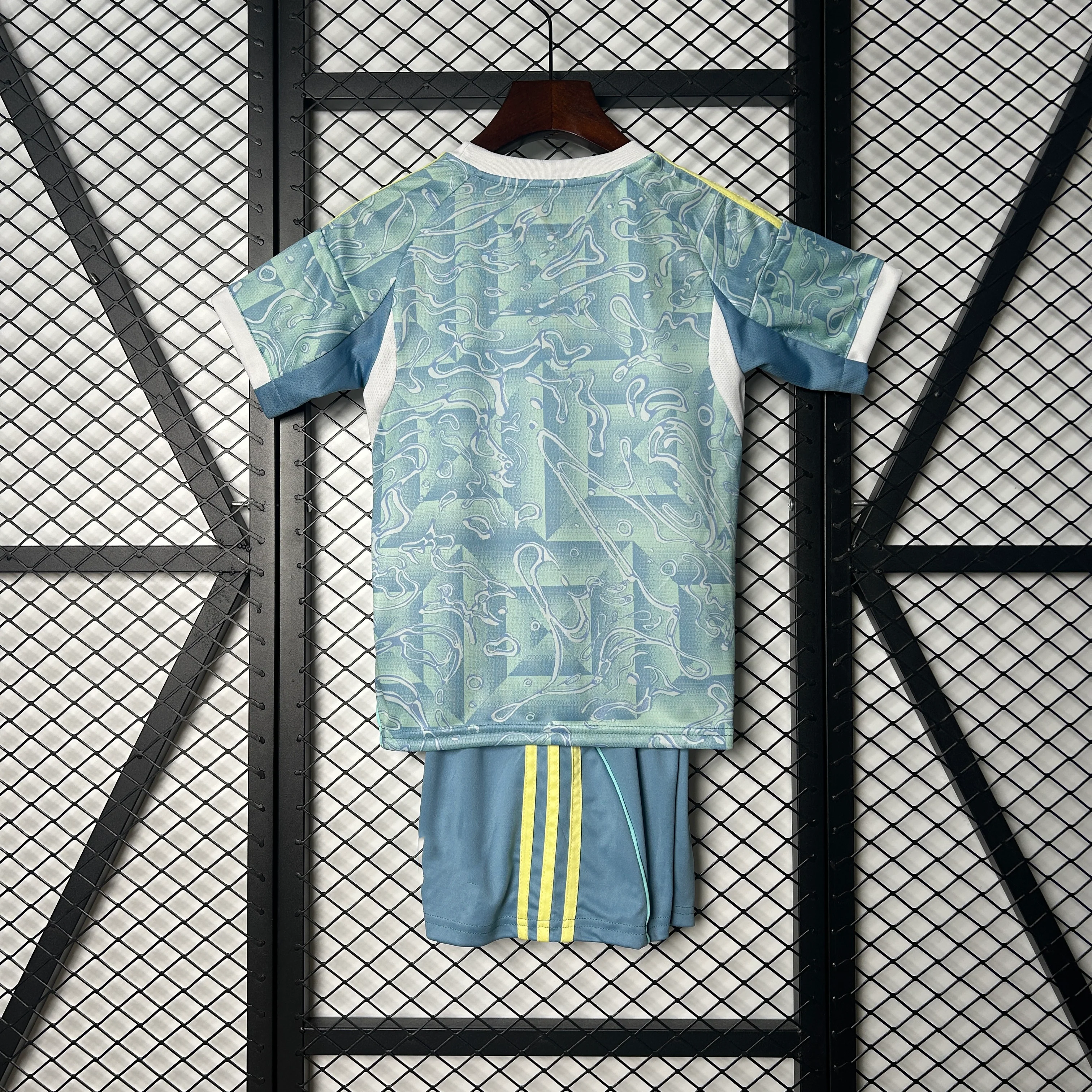 2025-26 Juventus Away KIDS 16-28 - Image 2
