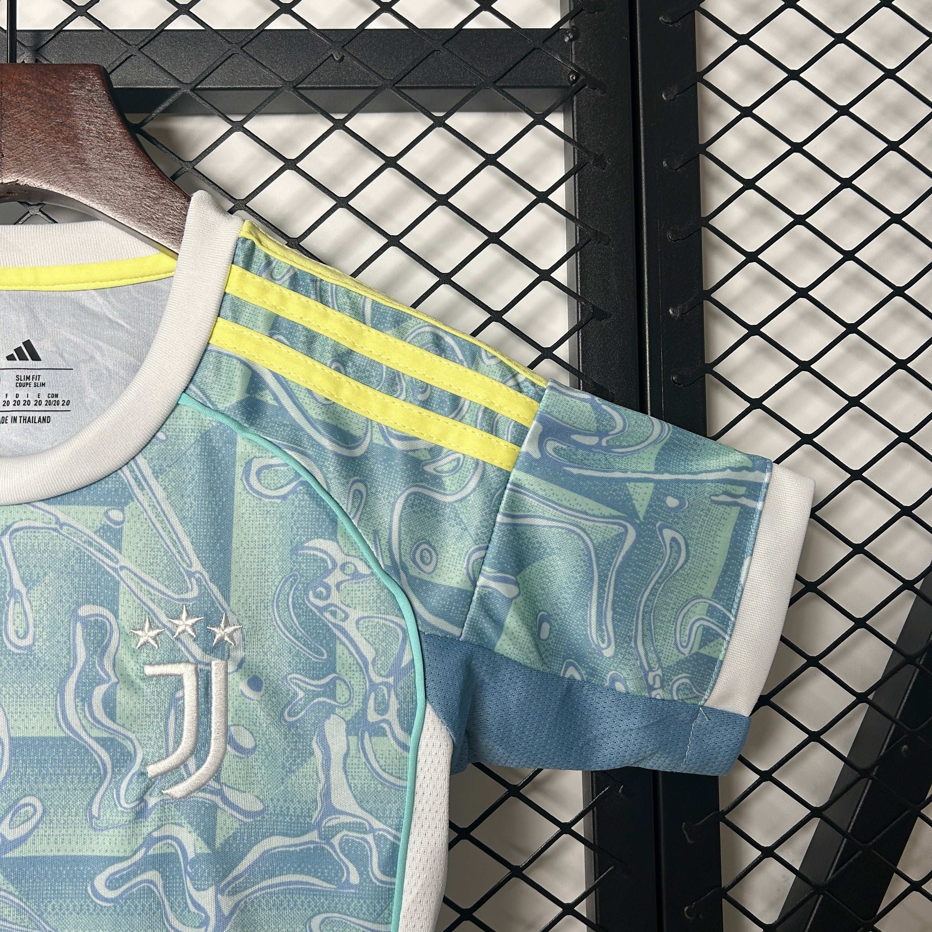2025-26 Juventus Away KIDS 16-28 - Image 4
