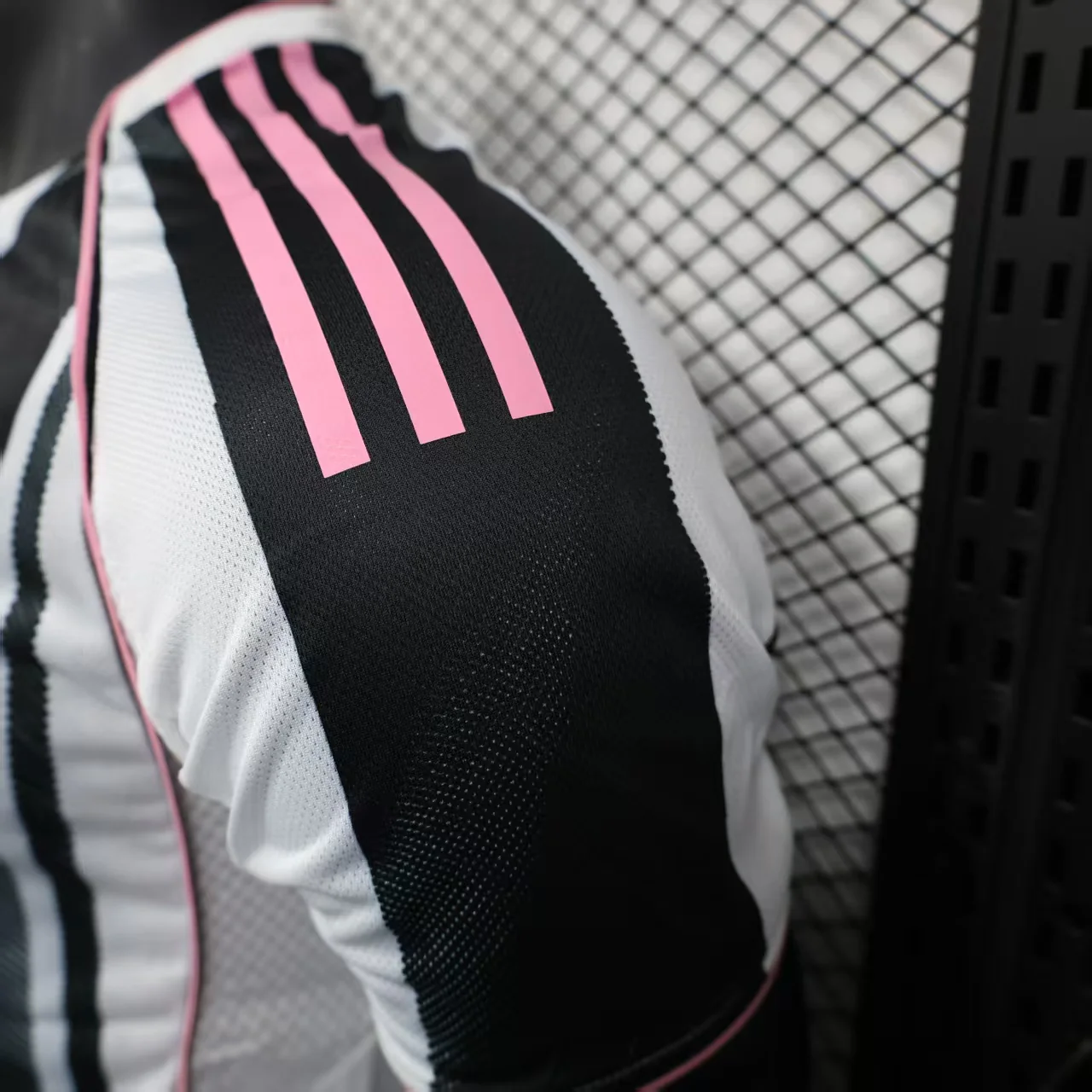 2025-26 Juventus Home Player S-4XL - Image 4