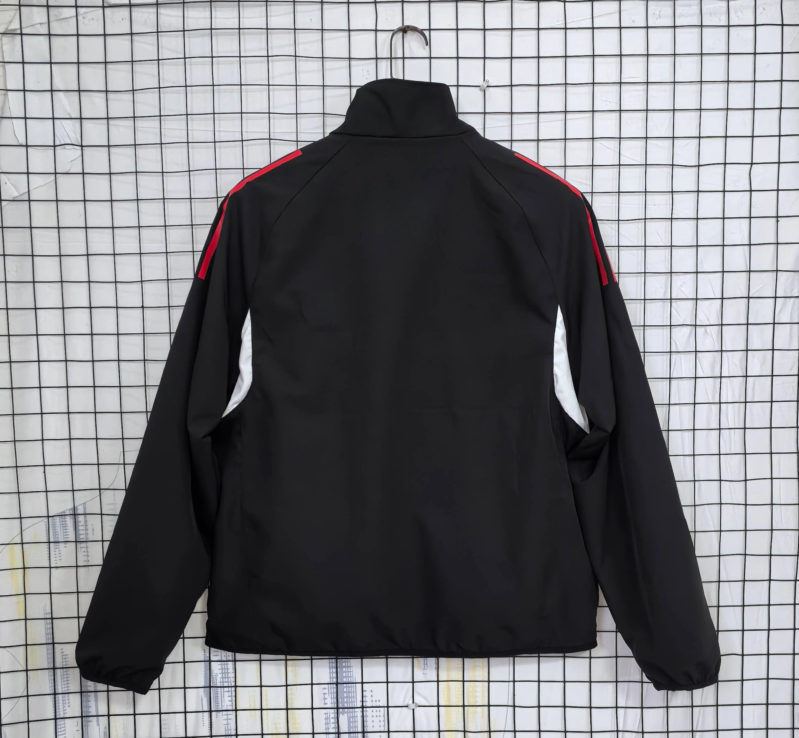 2025-26 Liverpool Black Windbreaker S-2XL - Image 2