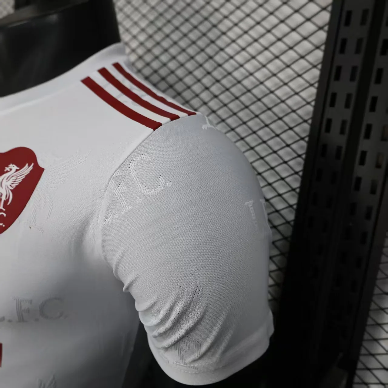 2025-26 Liverpool Special White Player S-2XL - Image 4