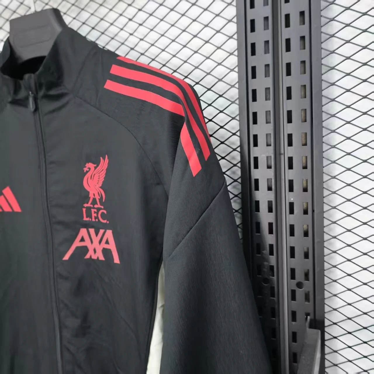 2025-26 Liverpool windbreaker Black (with net) S-2XL - Image 4