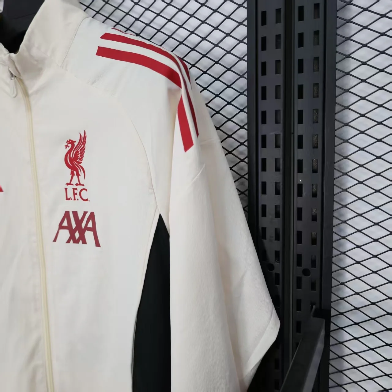 2025-26 Liverpool windbreaker White (with net) S-2XL - Image 4
