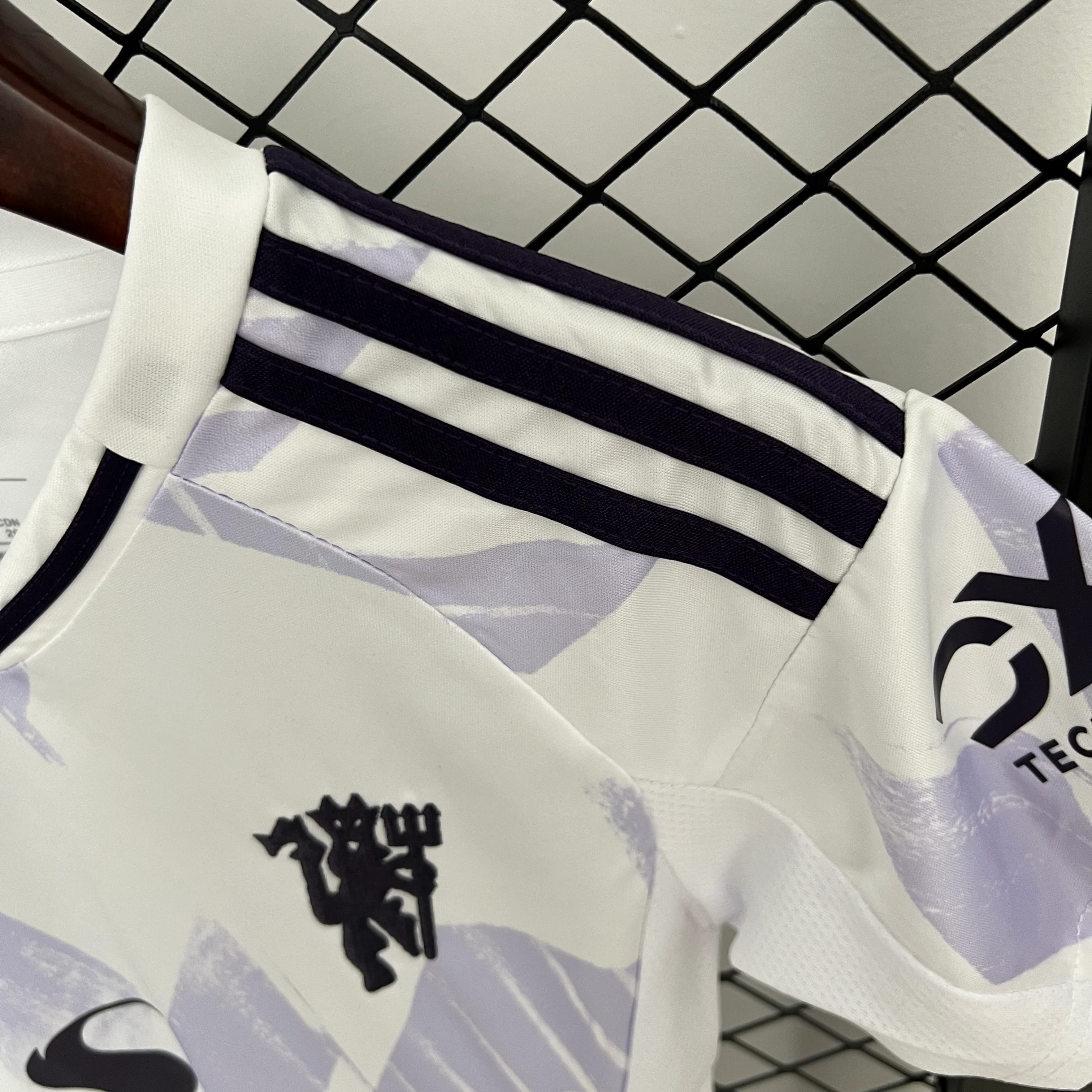 2025-26 Manchester United Away KIDS 16-28 - Image 6