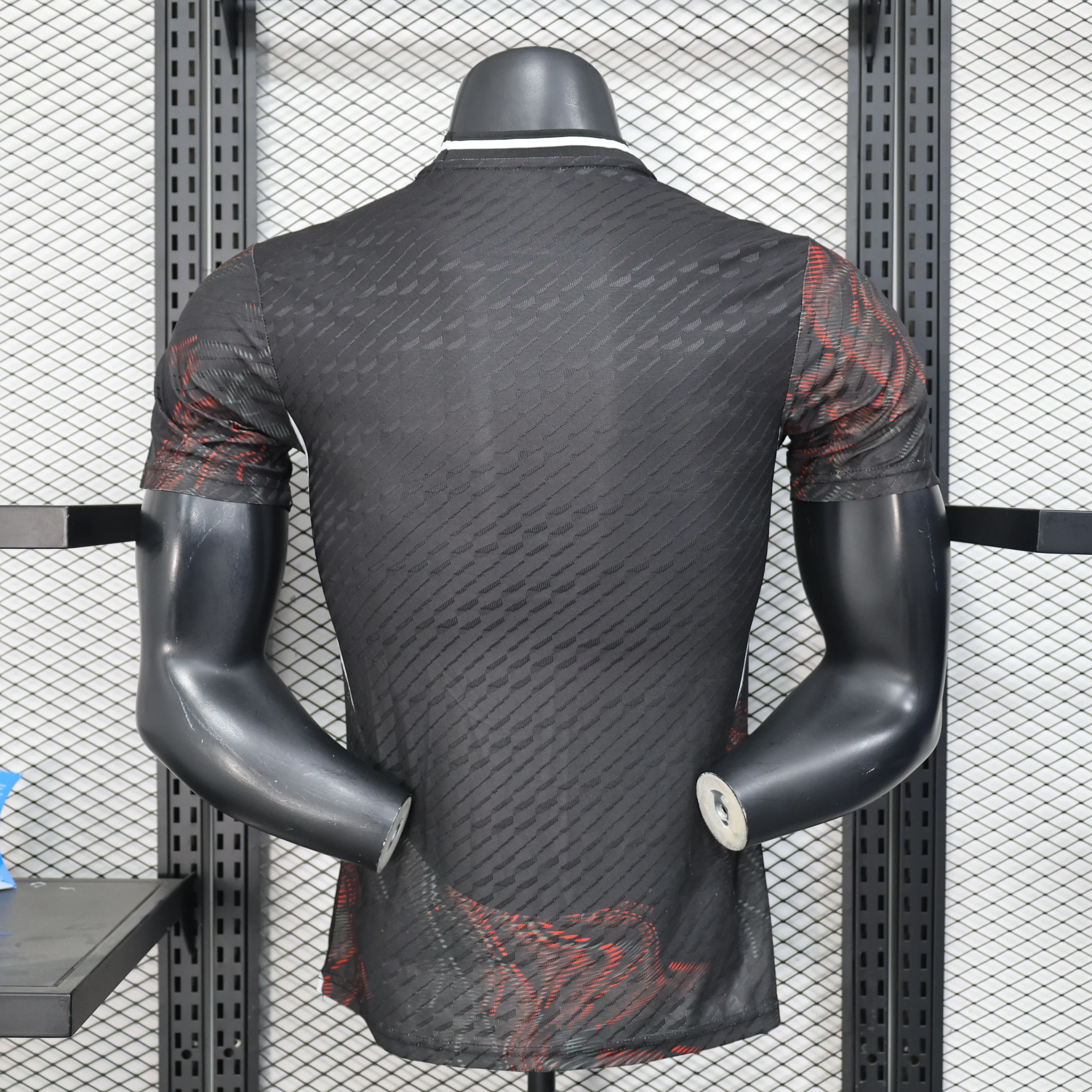 2025-26 Manchester United Black Player Size S-2XL - Image 2