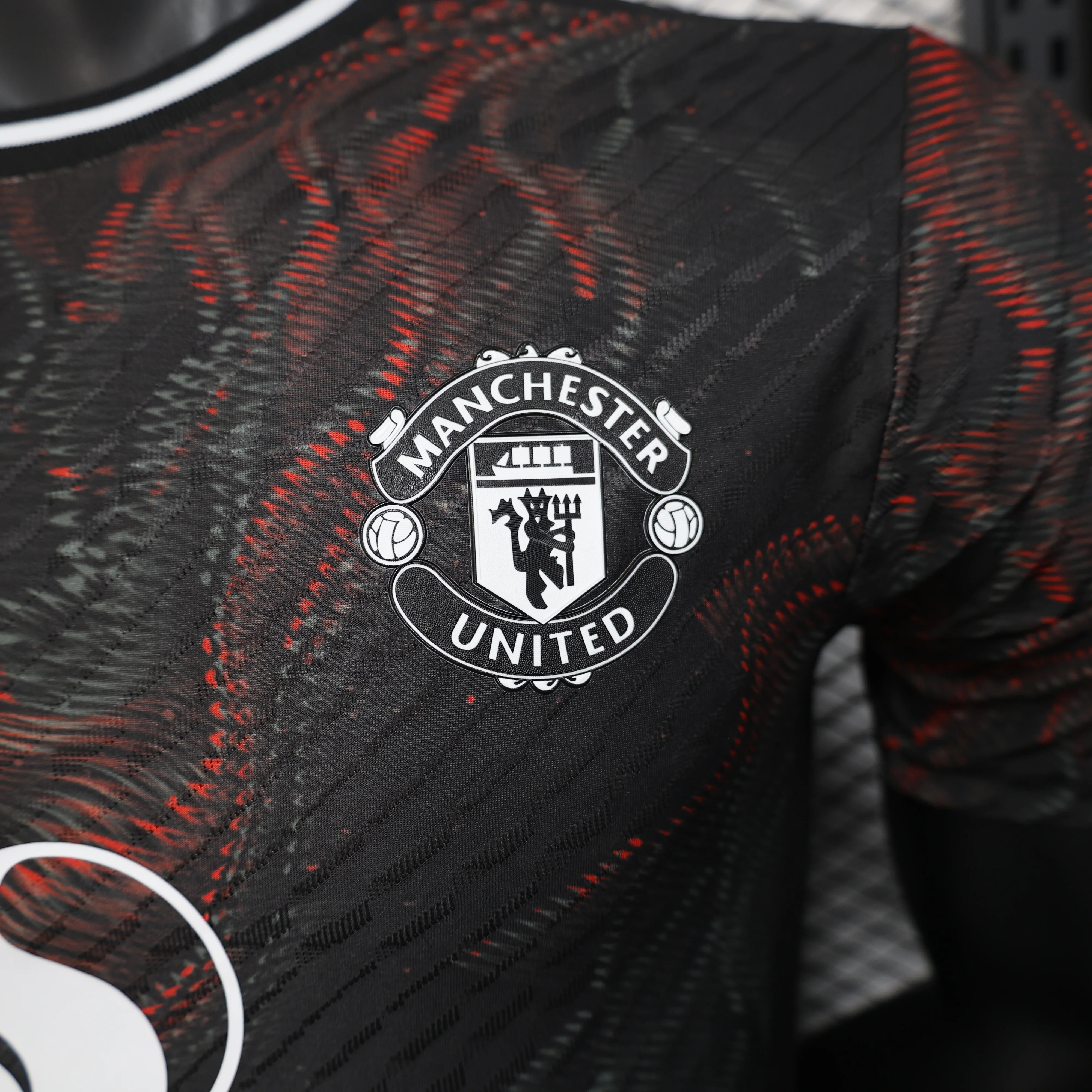 2025-26 Manchester United Black Player Size S-2XL - Image 3