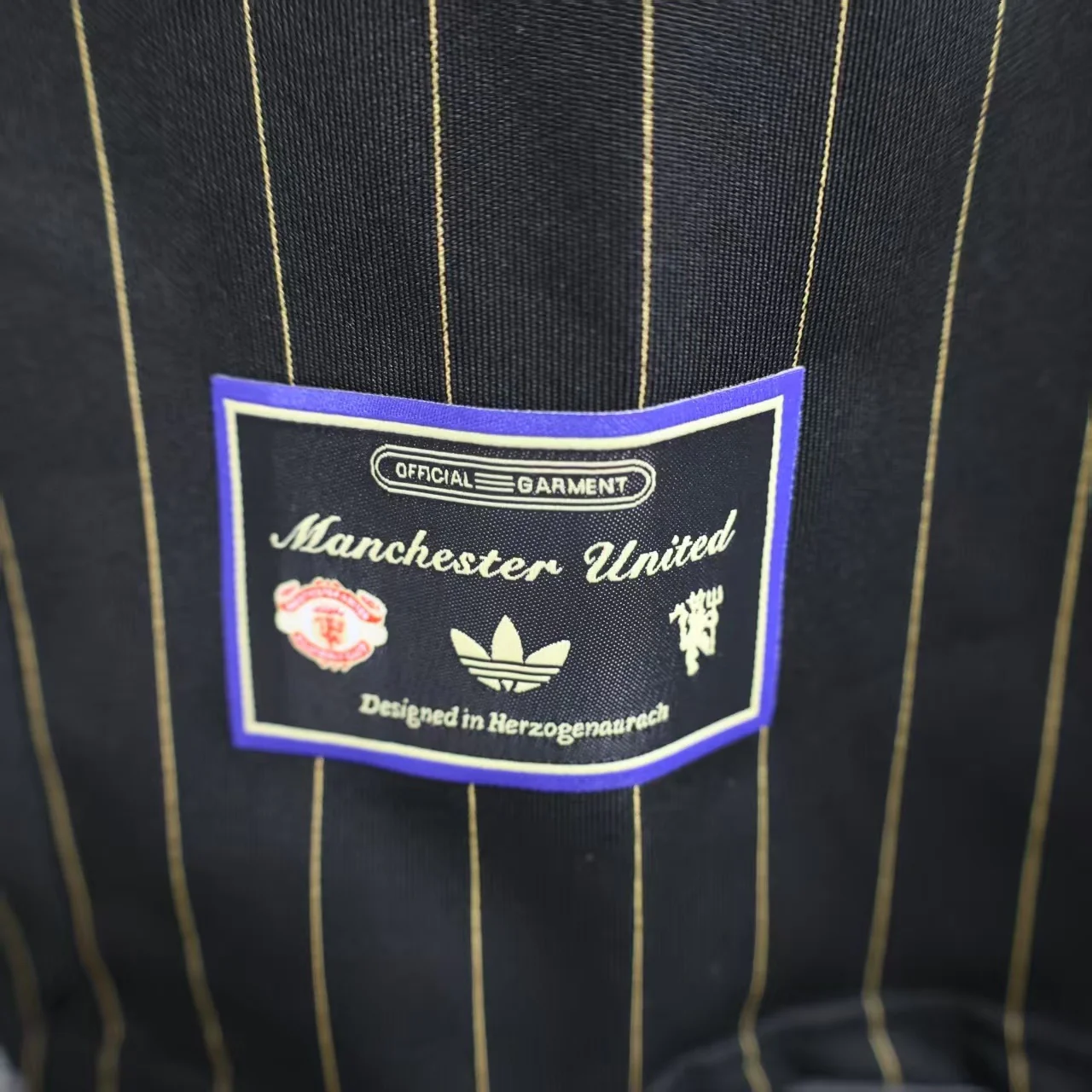 2025-26 Manchester United Casual Style Black Player S-2XL - Image 3
