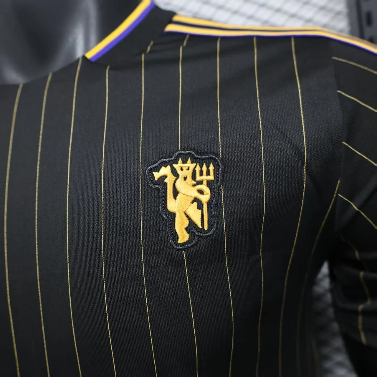 2025-26 Manchester United Casual Style Black Player S-2XL - Image 5