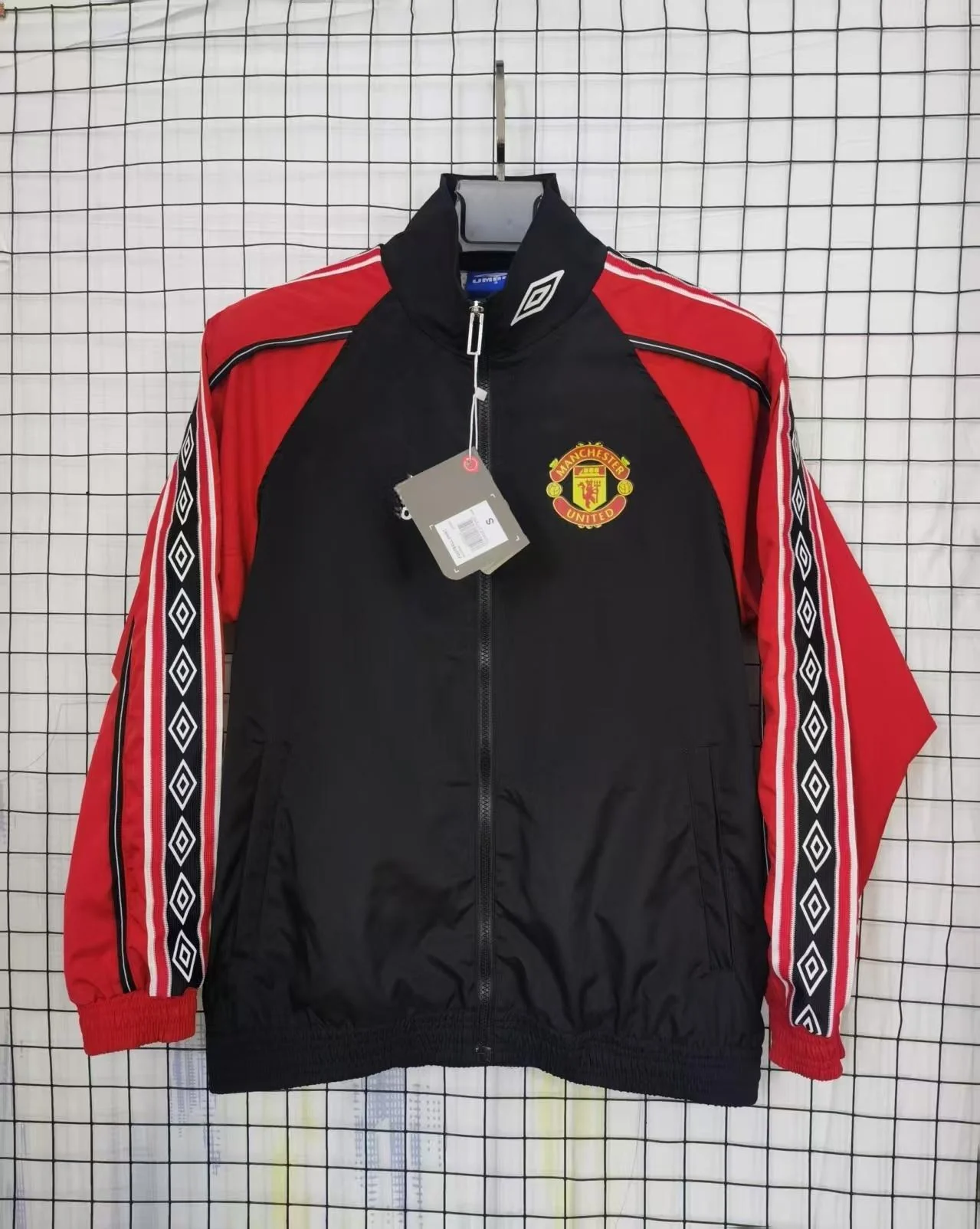 2025-26 Manchester United Retro Windbreaker S-XXL - Image 3