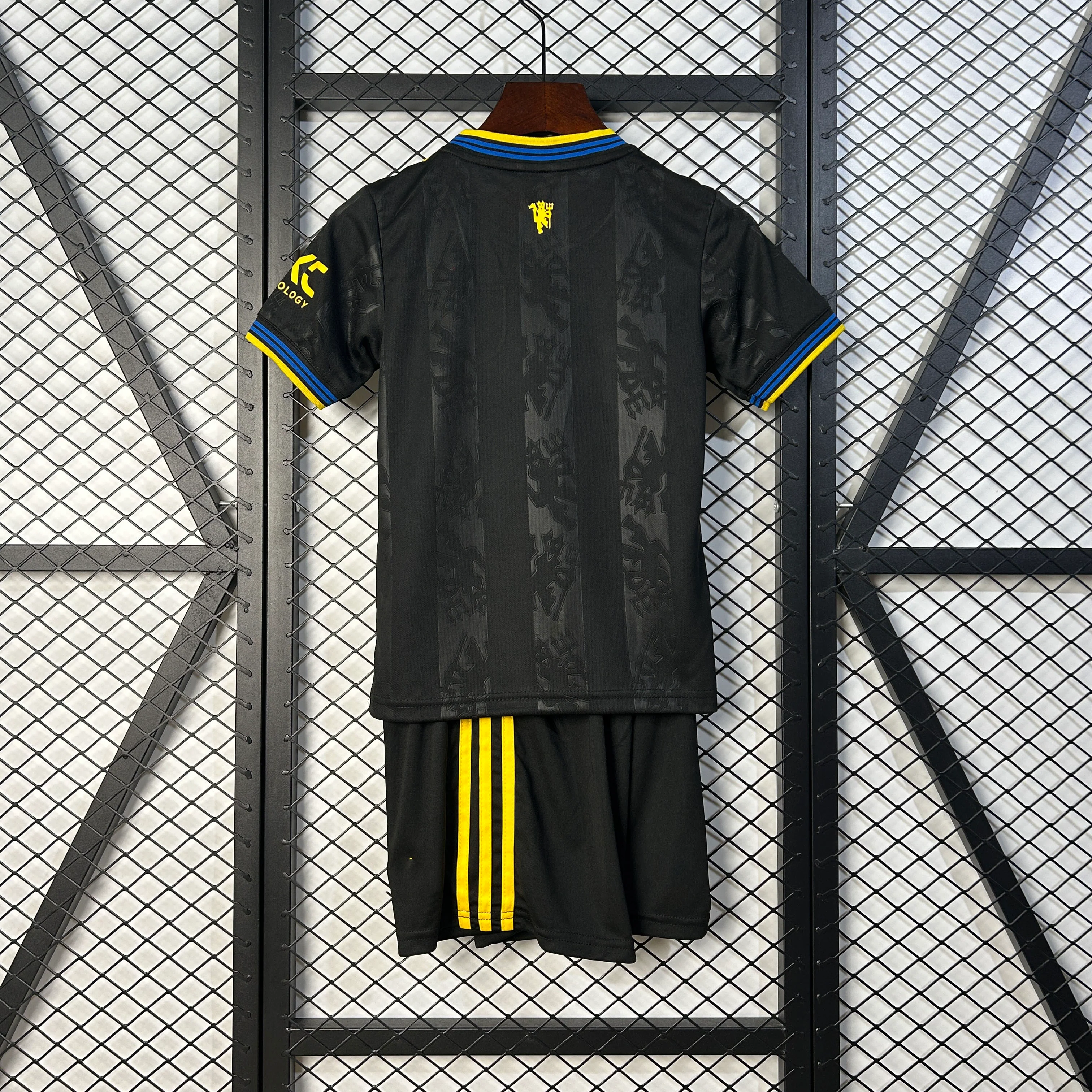 2025-26 Manchester United Third Away KIDS 16-28 - Image 2
