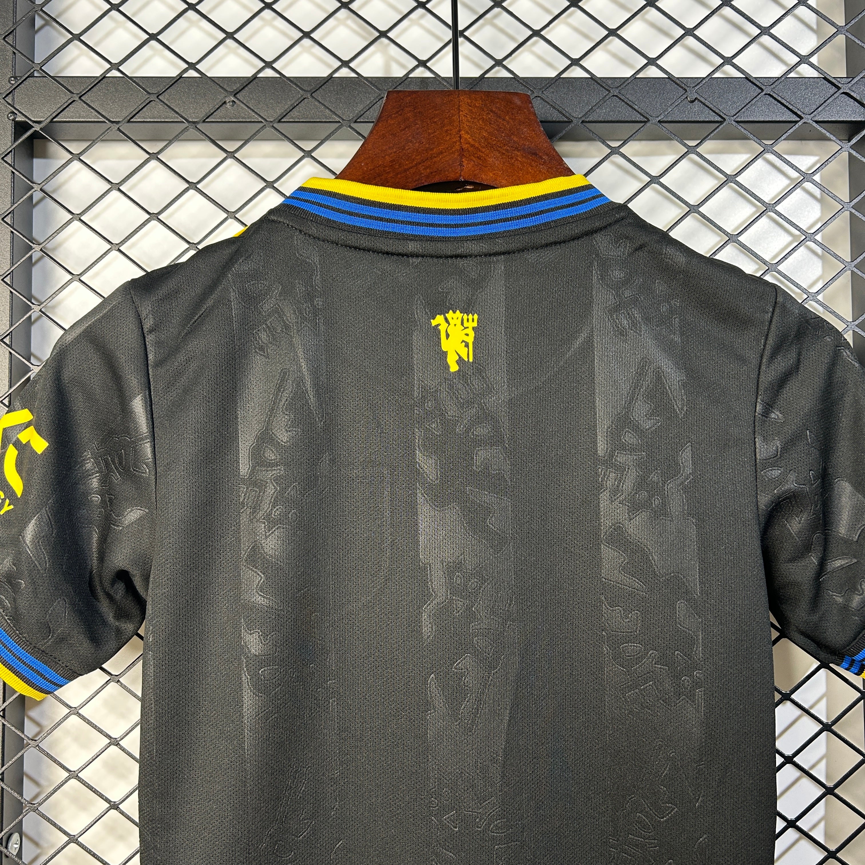 2025-26 Manchester United Third Away KIDS 16-28 - Image 5