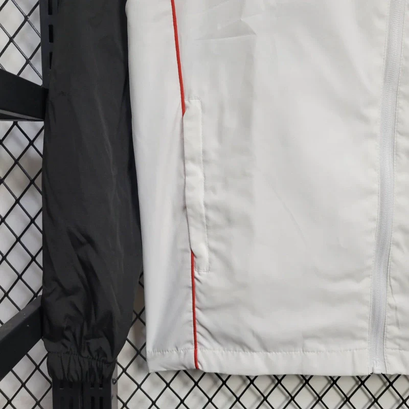 2025-26 Manchester United White Windbreaker S-2XL - Image 4