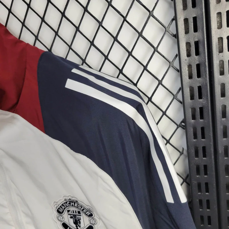 2025-26 Manchester United Windbreaker S-2XL - Image 4