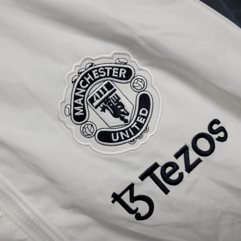 2025-26 Manchester United Windbreaker S-2XL - Image 5