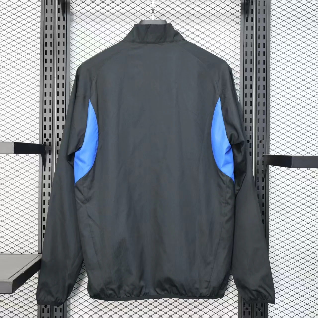 2025-26 Manchester United windbreaker (with net) S-2XL - Image 2