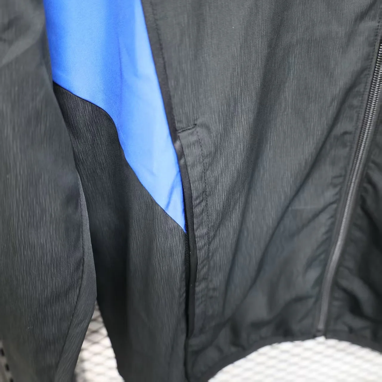 2025-26 Manchester United windbreaker (with net) S-2XL - Image 5