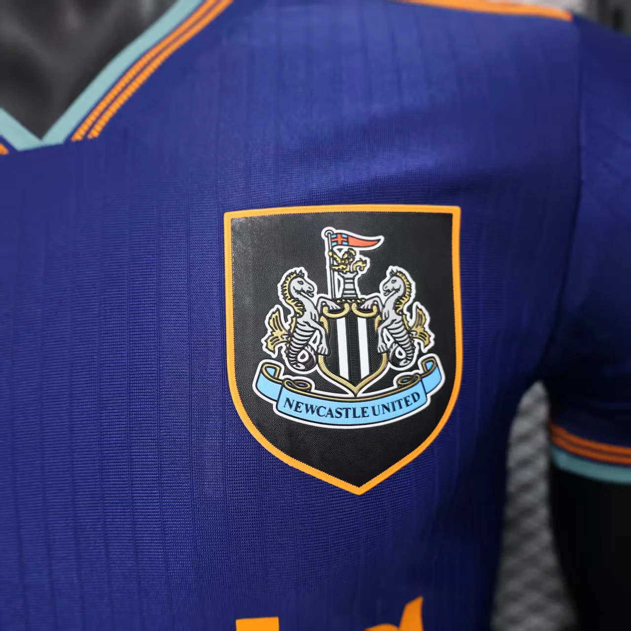 2025-26 Newcastle Second Away Player S-2XL - Image 3