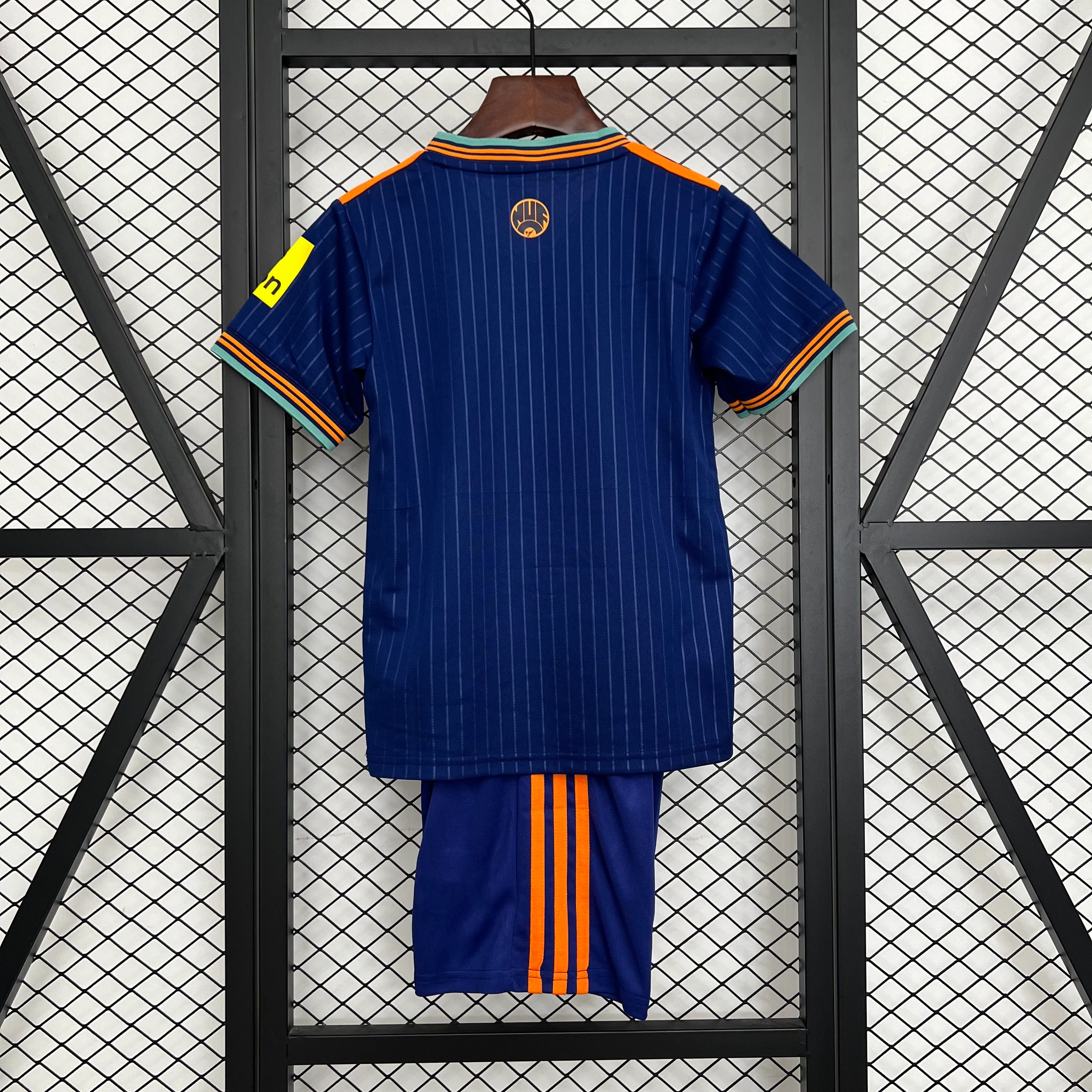 2025-26 Newcastle United third away Kids 16-28 - Image 2