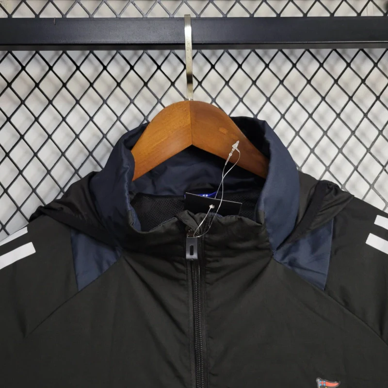 2025-26 Newcastle United Windbreaker S-2XL - Image 4