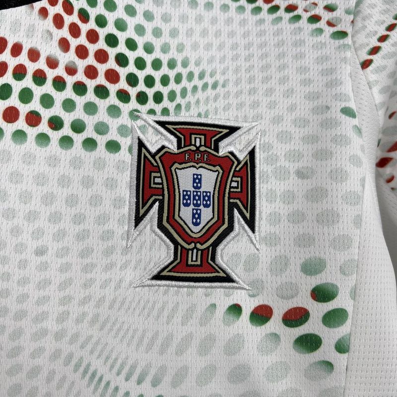 2025-26 Portugal Away Women Size S-2XL - Image 4