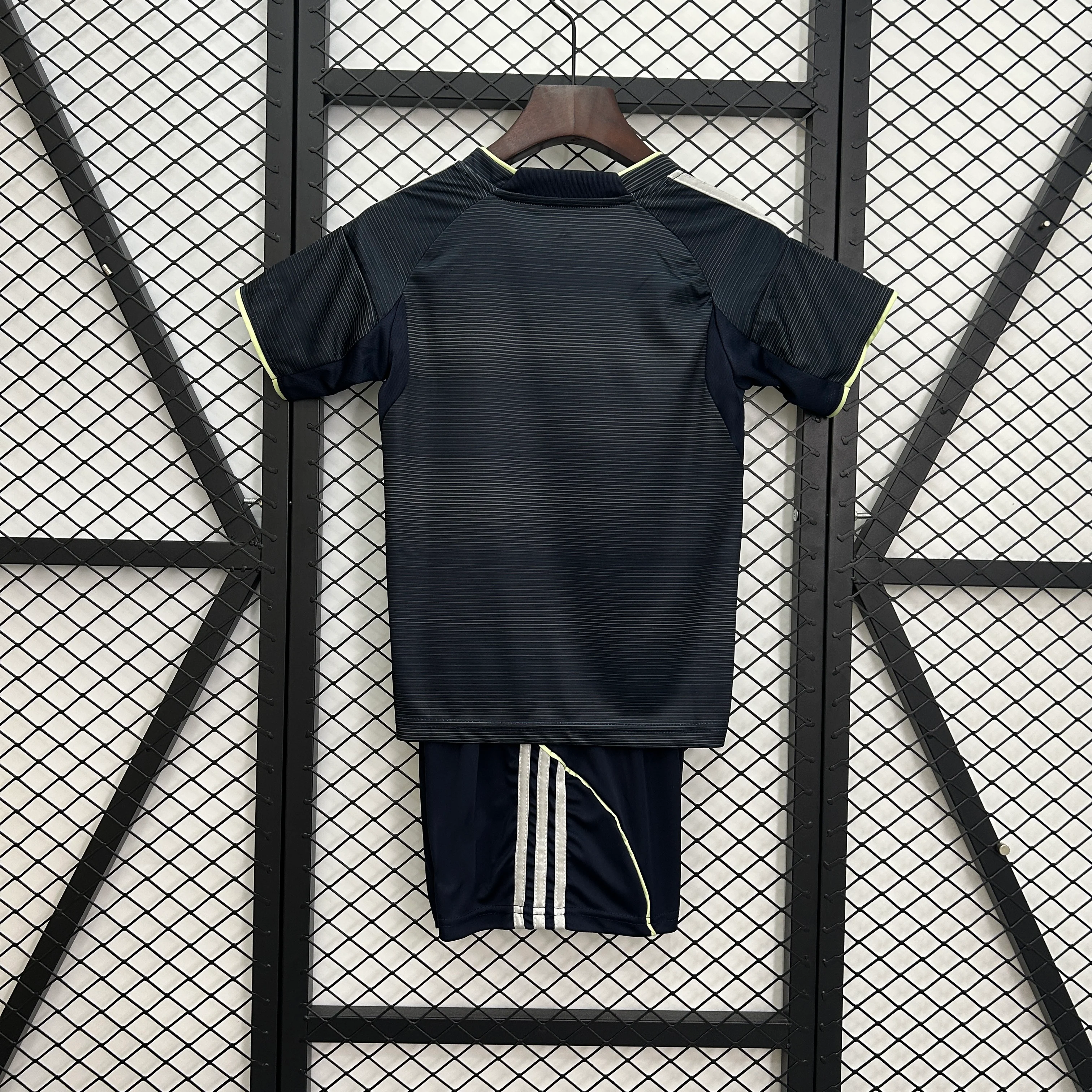 2025-26 Real Madrid Away KIDS 16-28 - Image 2