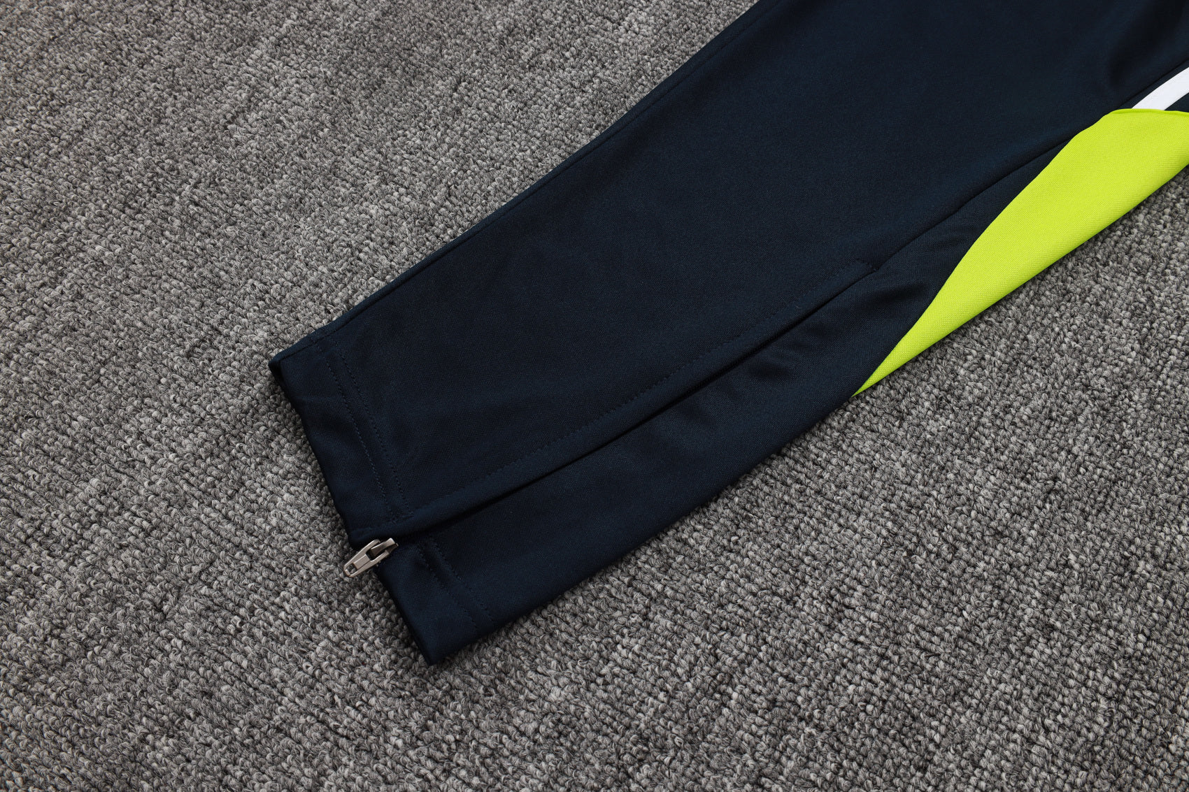 2025-26 Real Madrid Black Green training suit S-2XL - Image 18