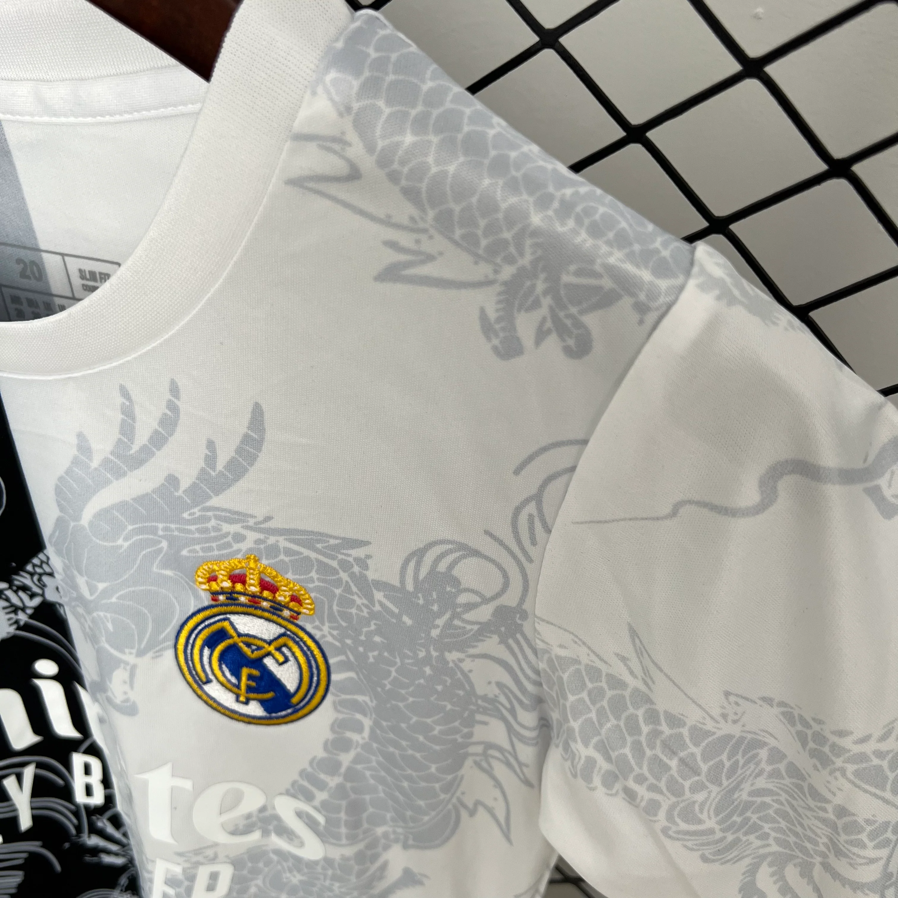 2025-26 Real Madrid Black-White Dragon KIDS 16-28 - Image 4
